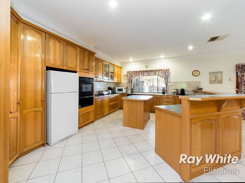 15 Zurich Road, Craigmore SA 5114, Craigmore - Image 1