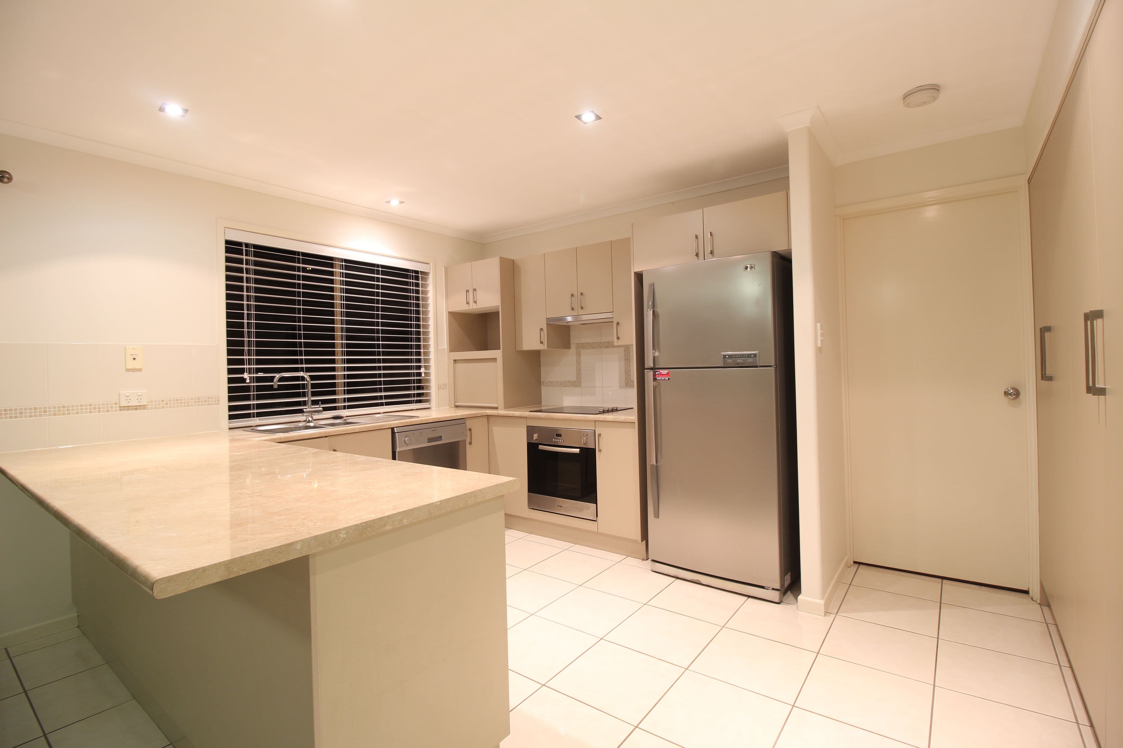 14 Mayfair Drive, Emerald QLD 4720, Emerald - Thumbnail 5