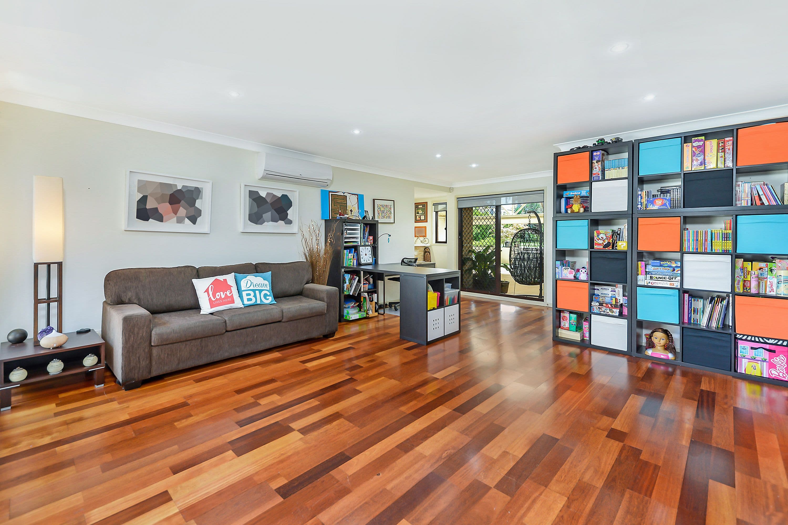 22 Endeavour Road, Georges Hall - Thumbnail 3