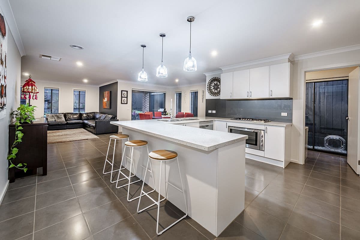 35 Viewbright Road, Clyde North VIC 3978, Clyde North - Thumbnail 2