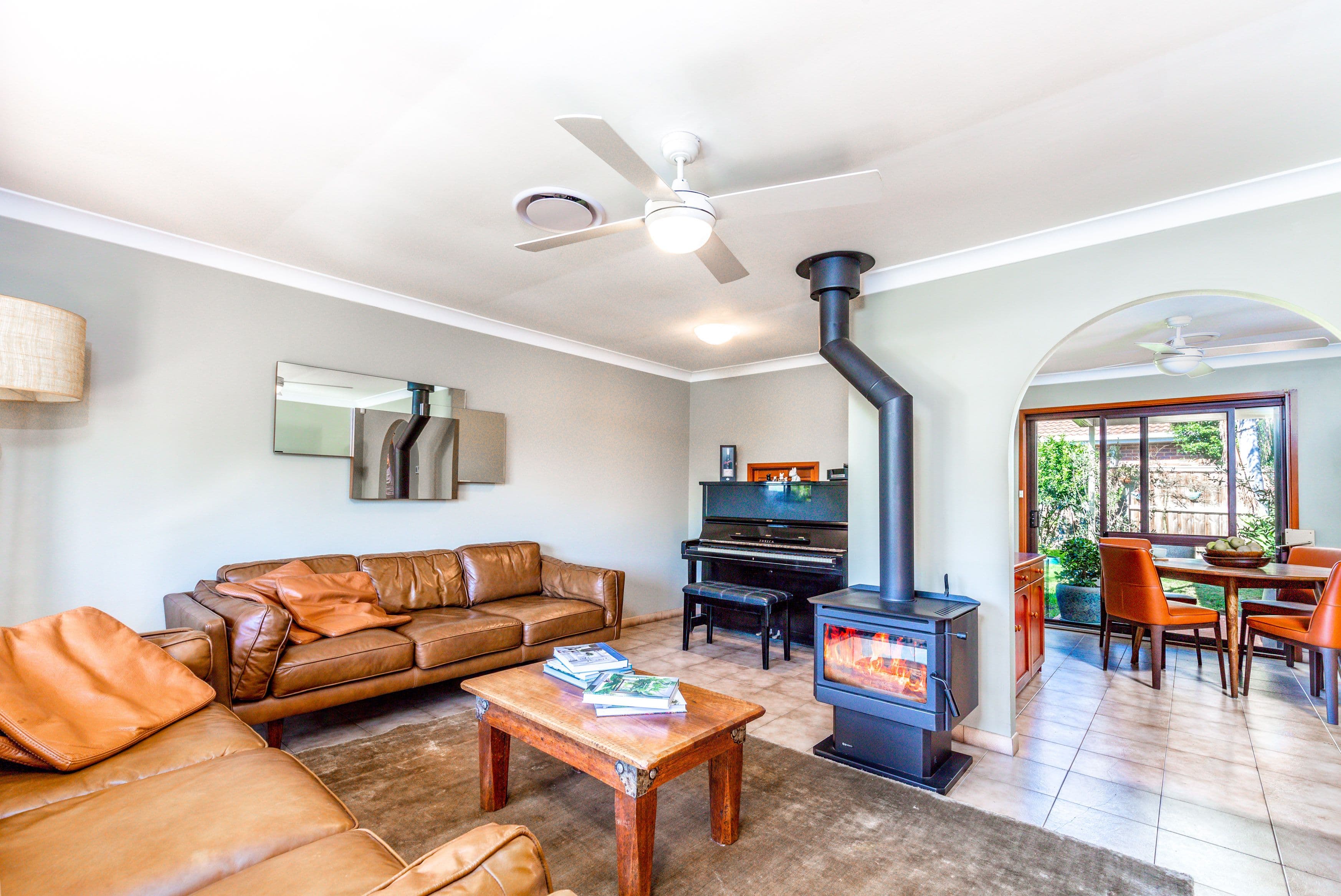 2 Bates Place, Doonside - Thumbnail 2