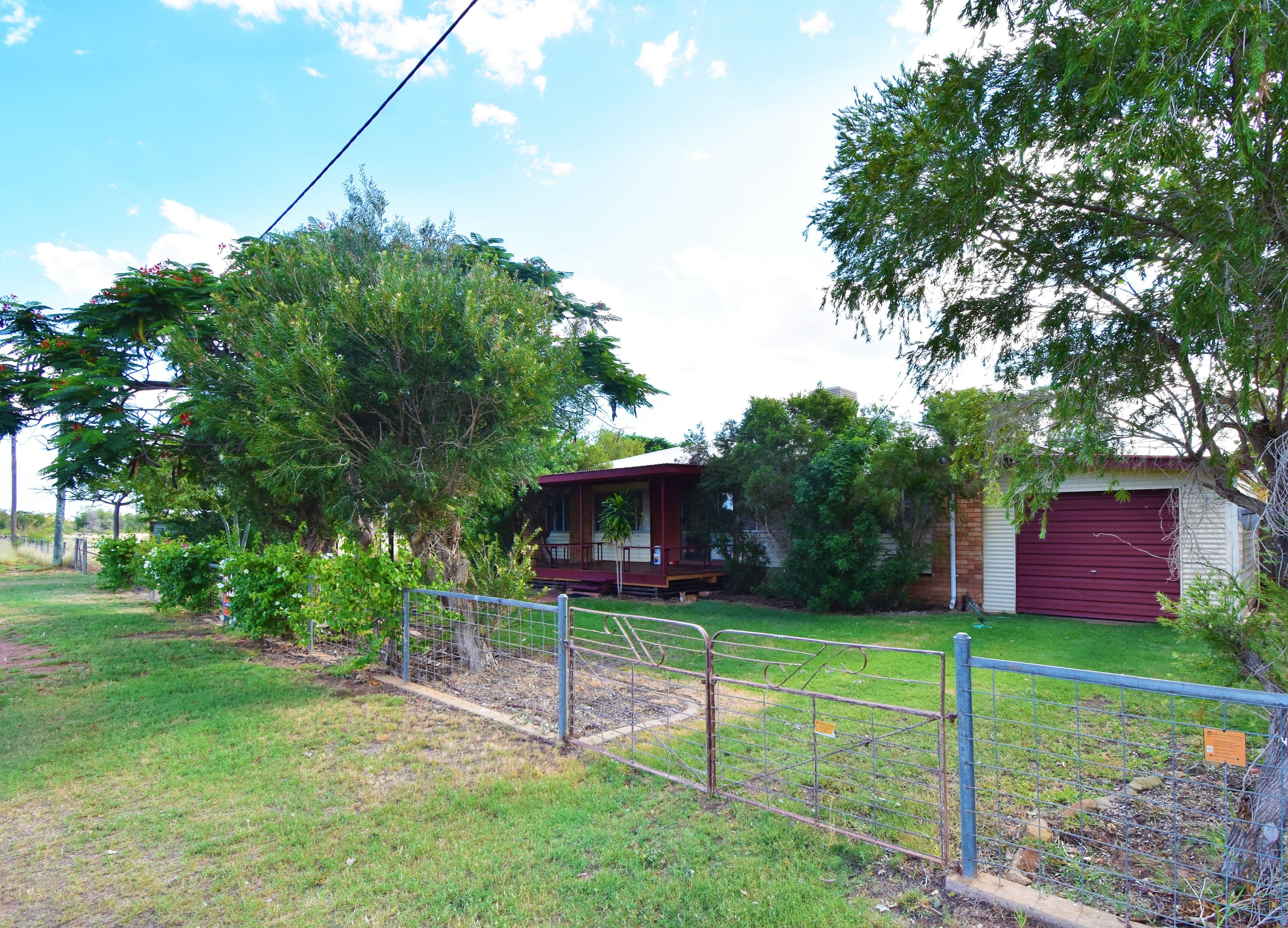 27 Mallee Road, Barcaldine QLD 4725, Barcaldine - Image 1