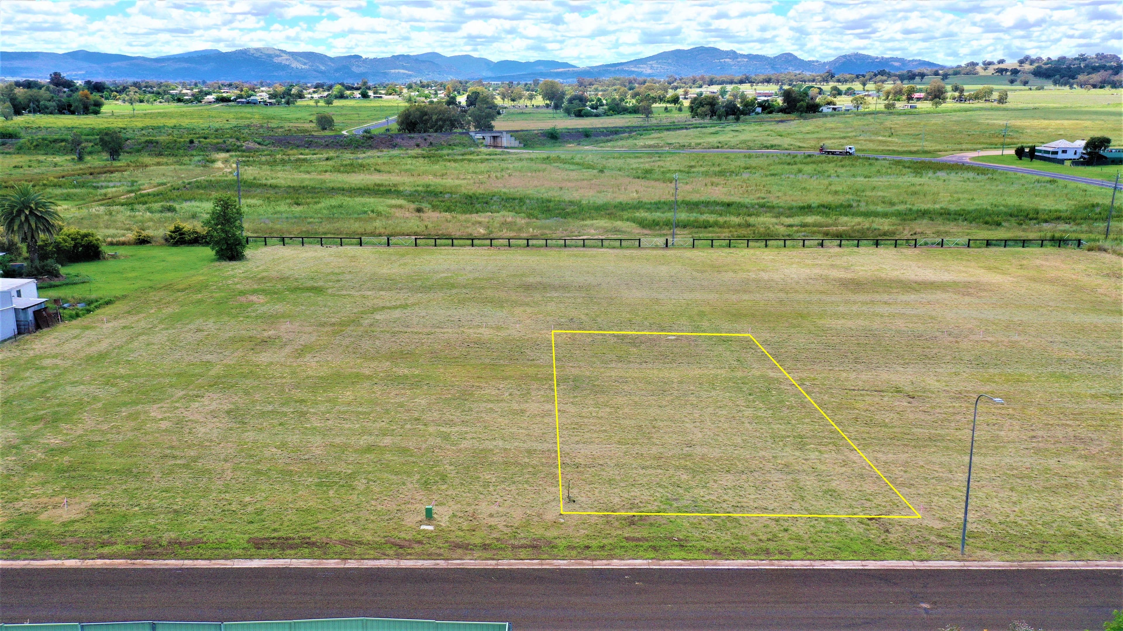 25 Robey Avenue, Quirindi NSW 2343, Quirindi - Image 1