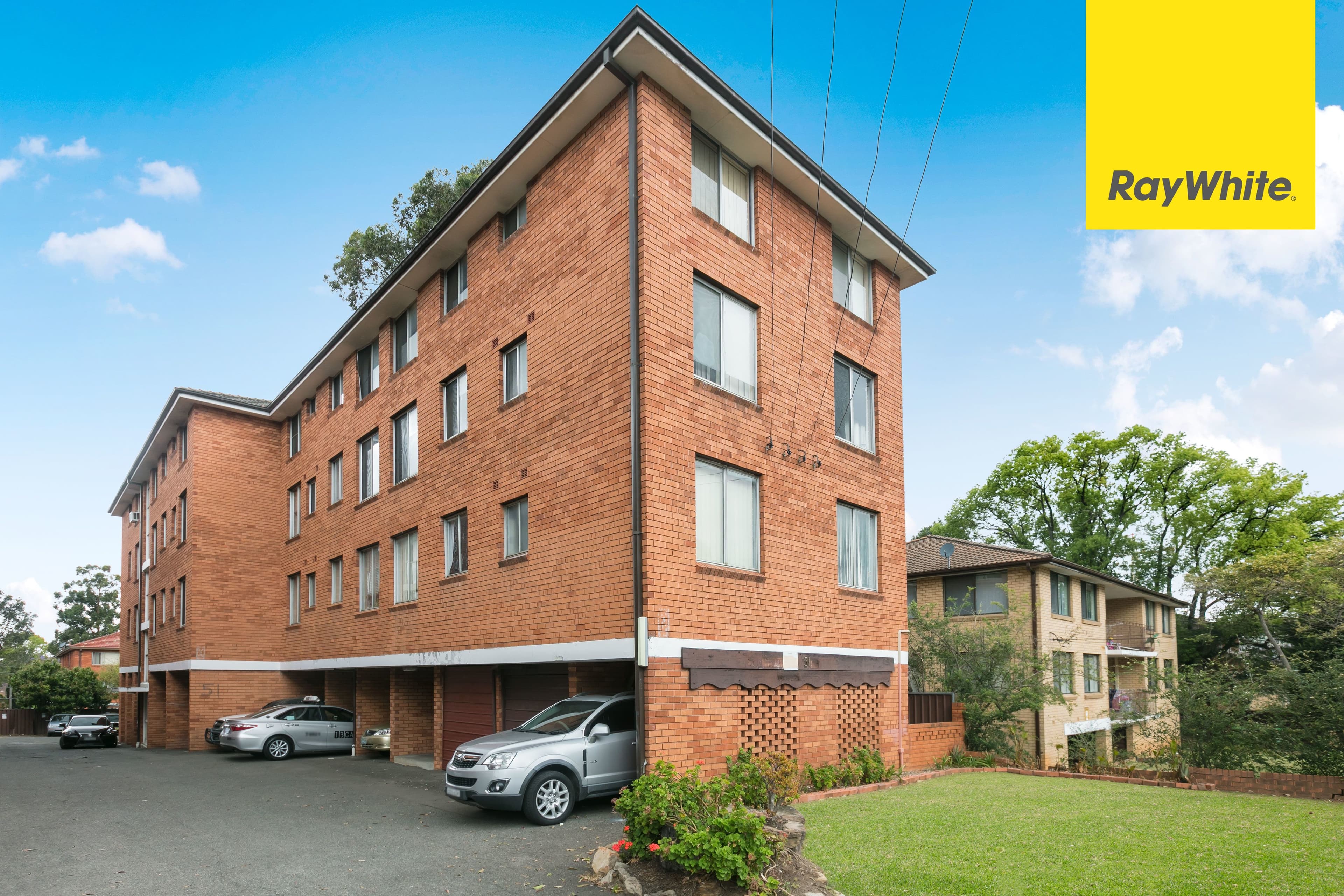 4 Almond Court, Bushland Beach, Bushland Beach - Thumbnail 2