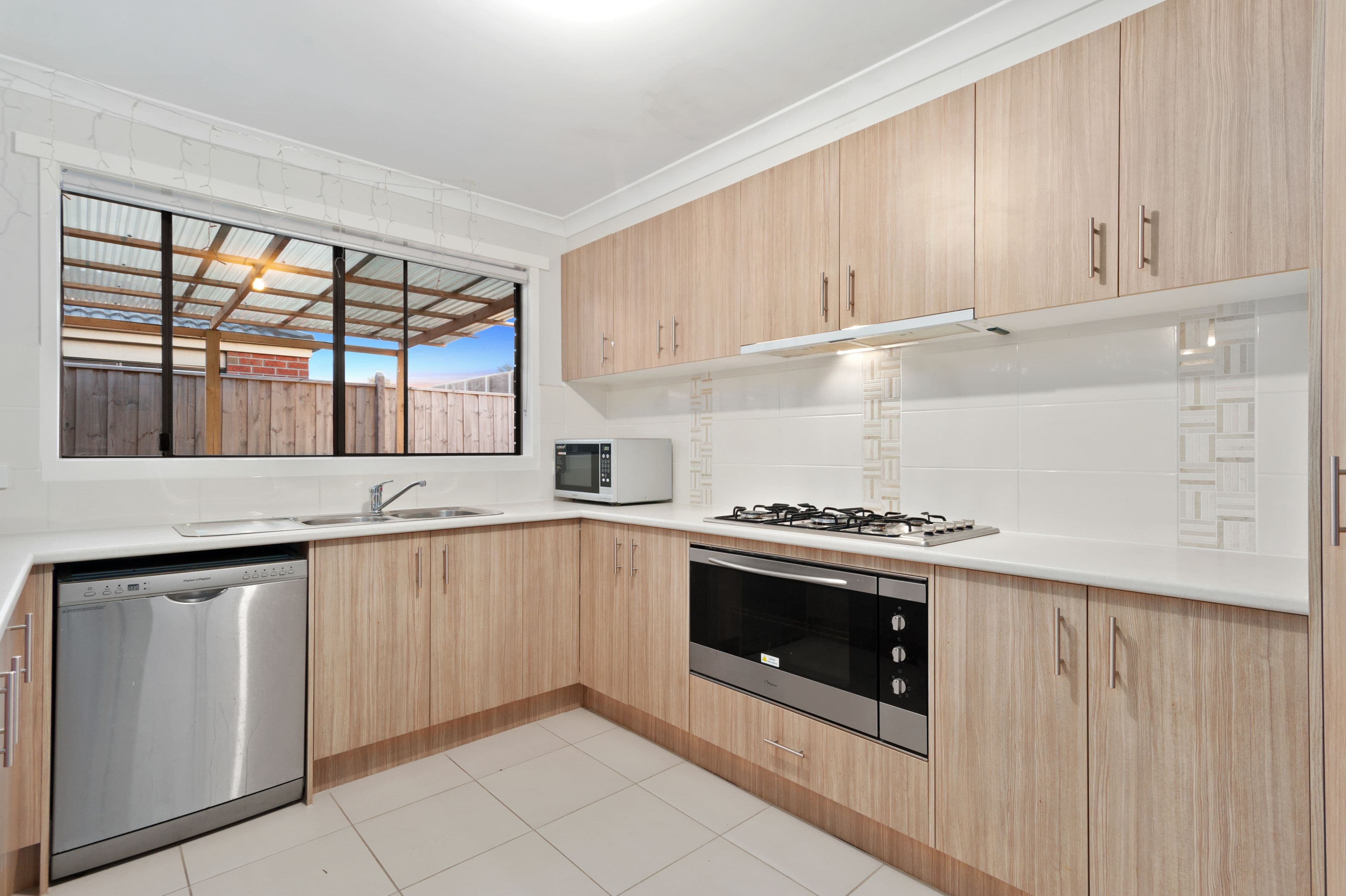 70 Greendale Boulevard, Pakenham VIC 3810, Pakenham - Thumbnail 3
