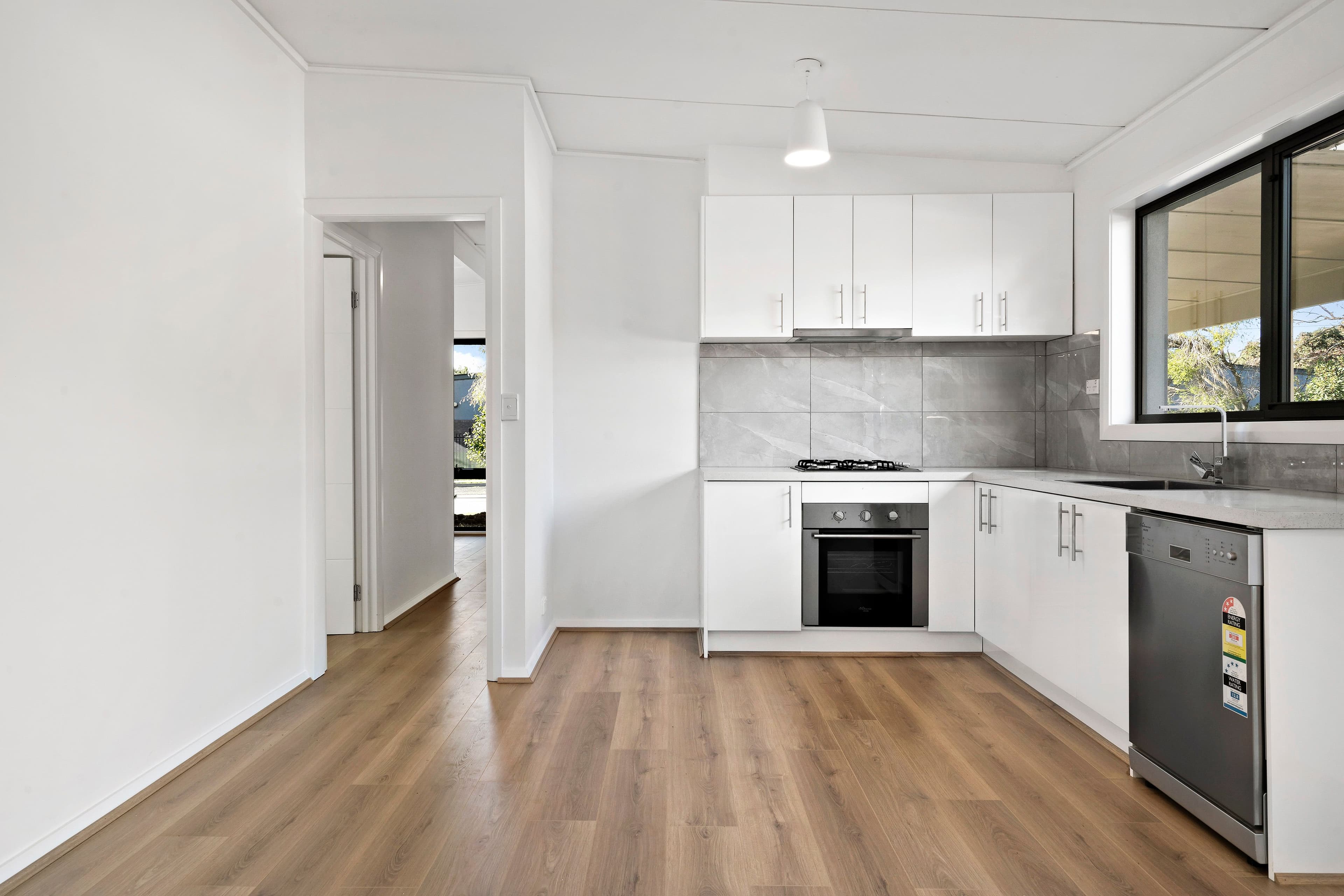 52 Belar Avenue, Frankston VIC 3199, Frankston - Thumbnail 2