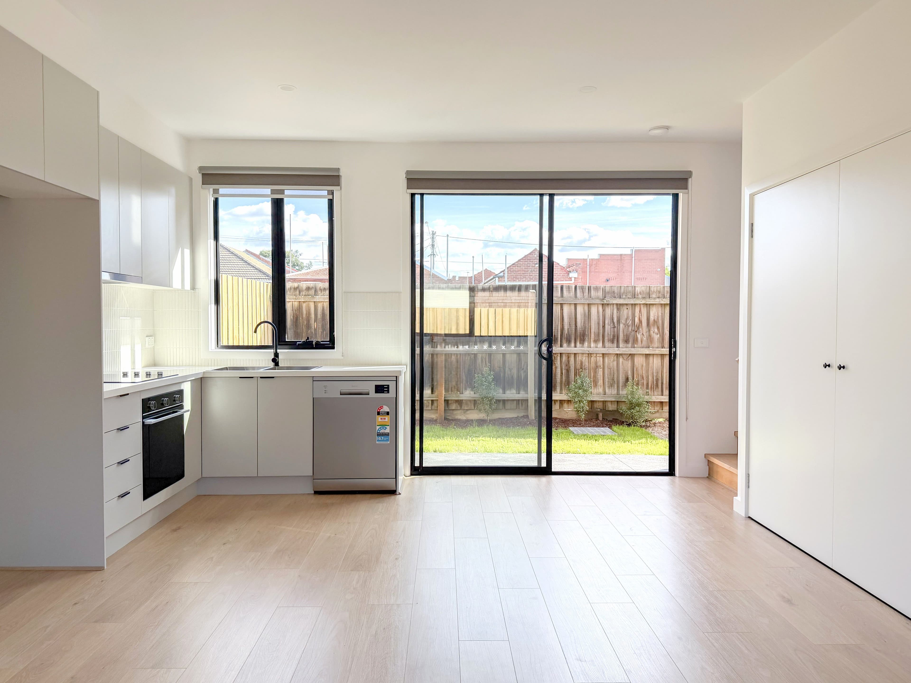 2/17 Bedford Street, Reservoir VIC 3073, Reservoir - Thumbnail 3