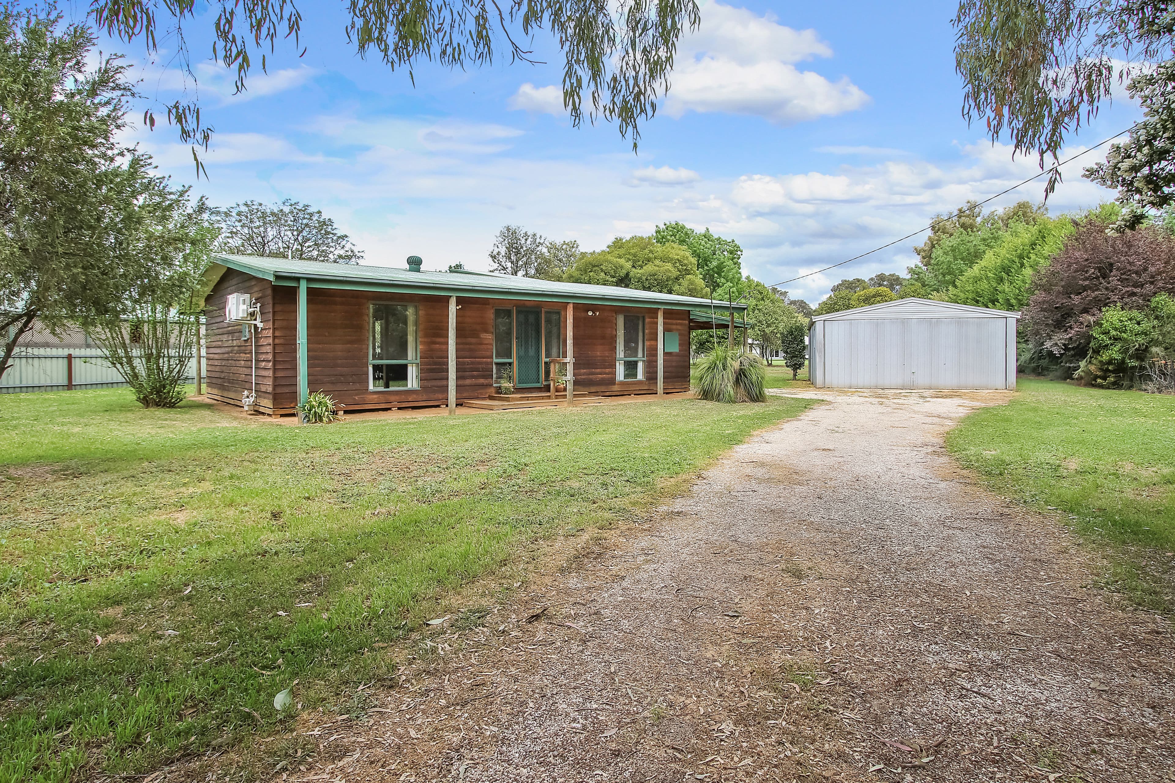 186 Bank Street, Howlong - Image 1