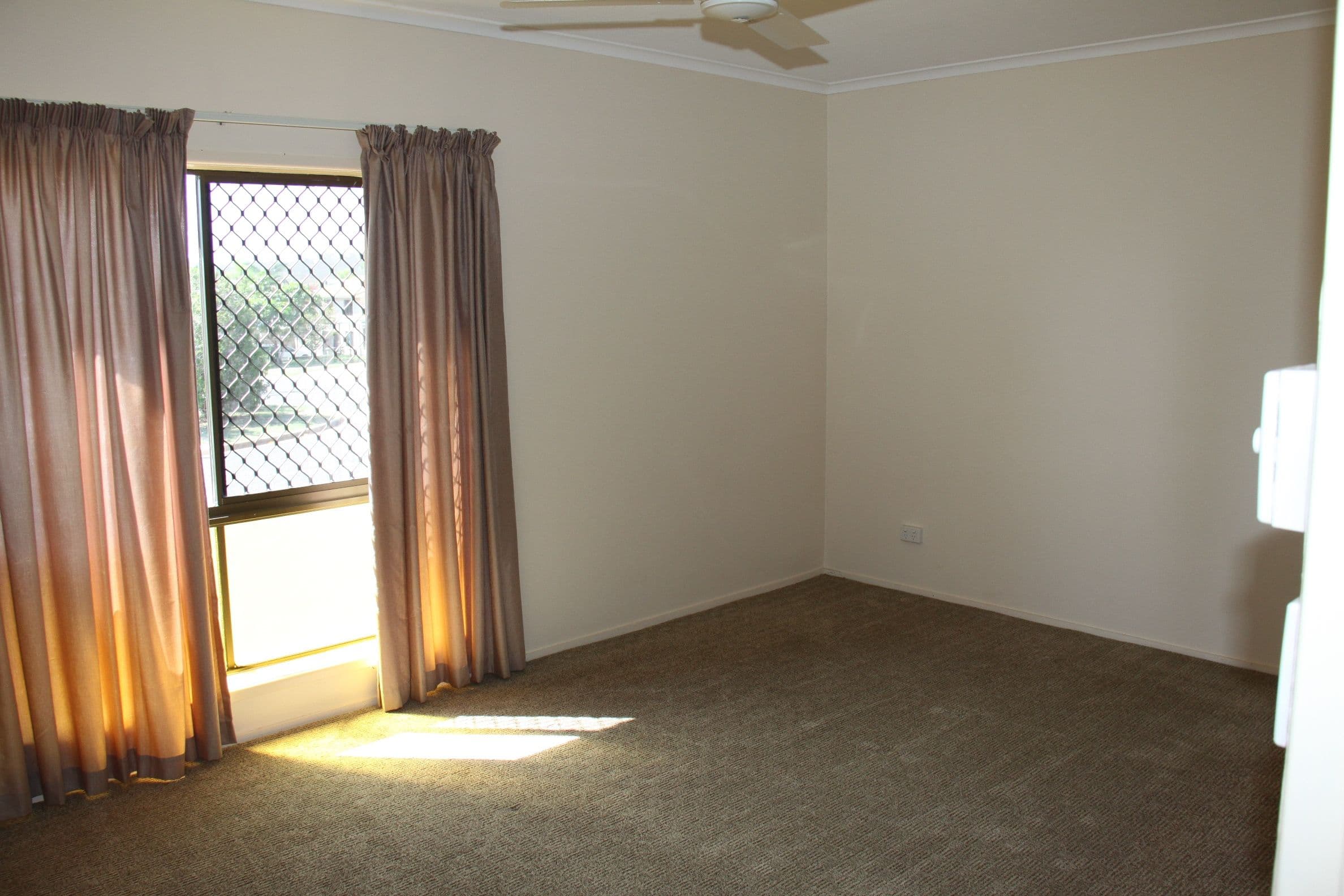 1 Swains Court, Boyne Island QLD 4680, Boyne Island - Thumbnail 4