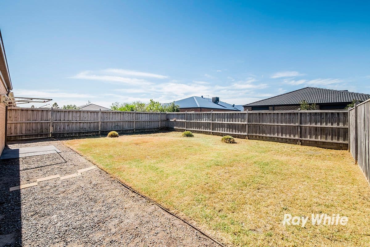 92 William Thwaites Boulevard, Cranbourne North VIC 3977, Cranbourne North - Thumbnail 4