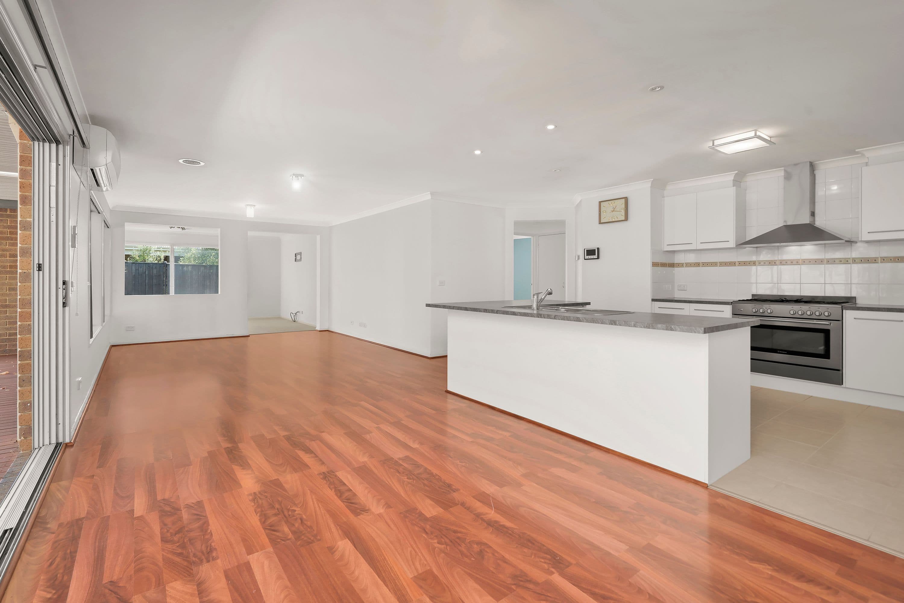 4 Castawellan Street, Lyndhurst VIC 3975, Lyndhurst - Thumbnail 6