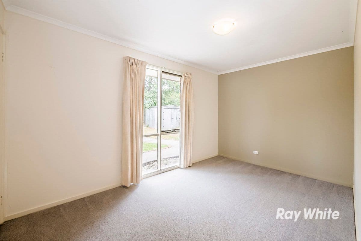 12 Hoop Pine Court, Cranbourne North VIC 3977, Cranbourne North - Thumbnail 5