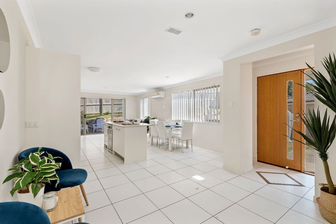 16 Bellagio Crescent, Coomera QLD 4209, Coomera - Thumbnail 2