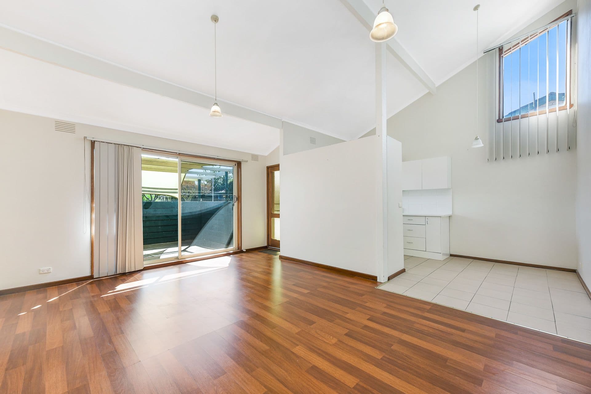 20 Roberta Street, Dandenong VIC 3175, Dandenong - Thumbnail 2