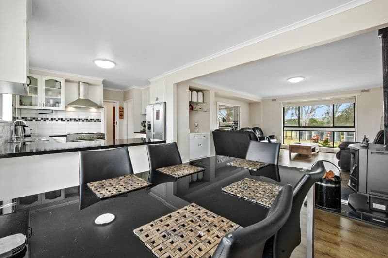 125 Souths Road, Grenville VIC 3352, Grenville - Thumbnail 7