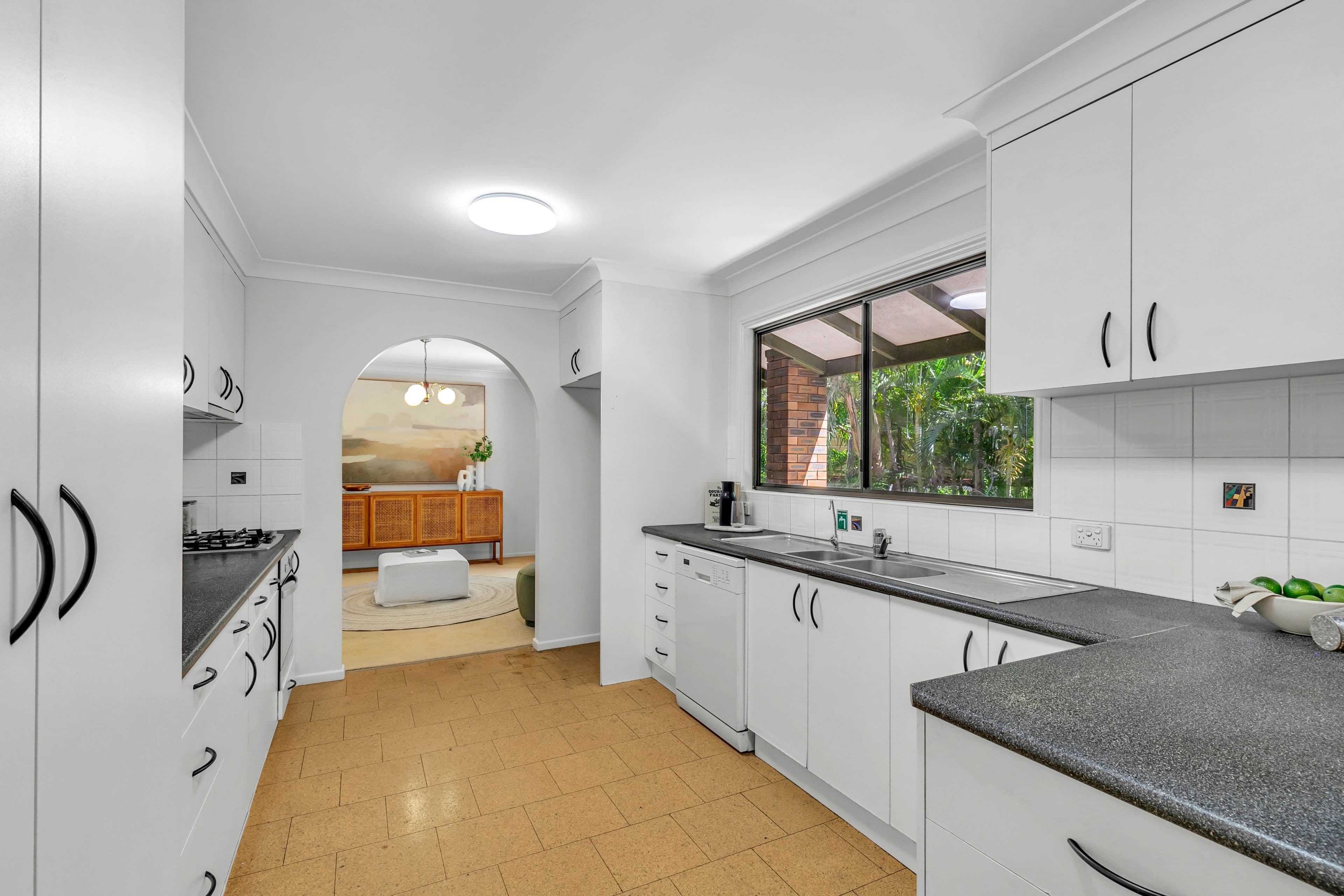 155 Lynne Grove Avenue, Corinda QLD 4075, Corinda - Thumbnail 4