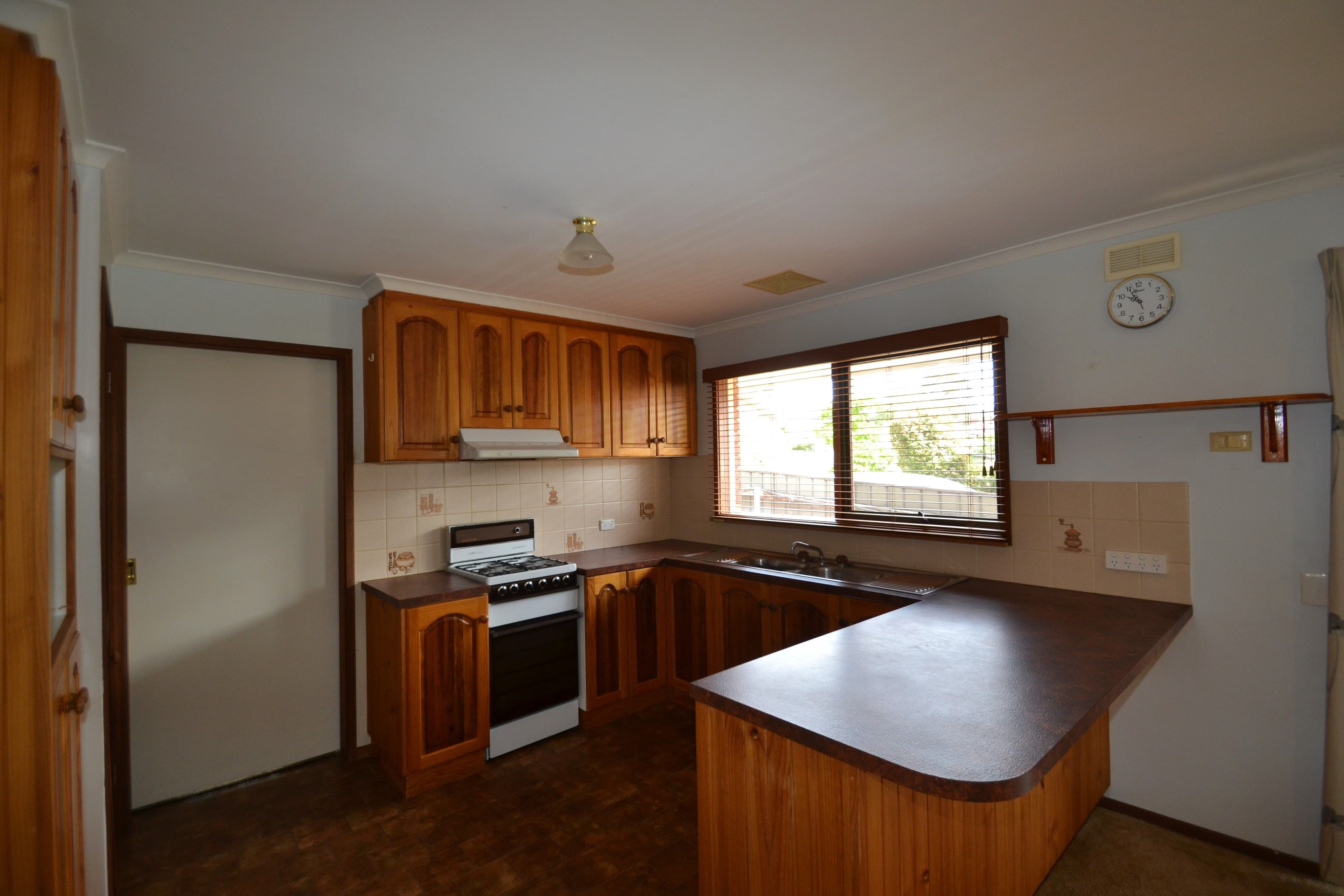 12 Hanley Crescent, Seymour VIC 3660, Seymour - Thumbnail 8