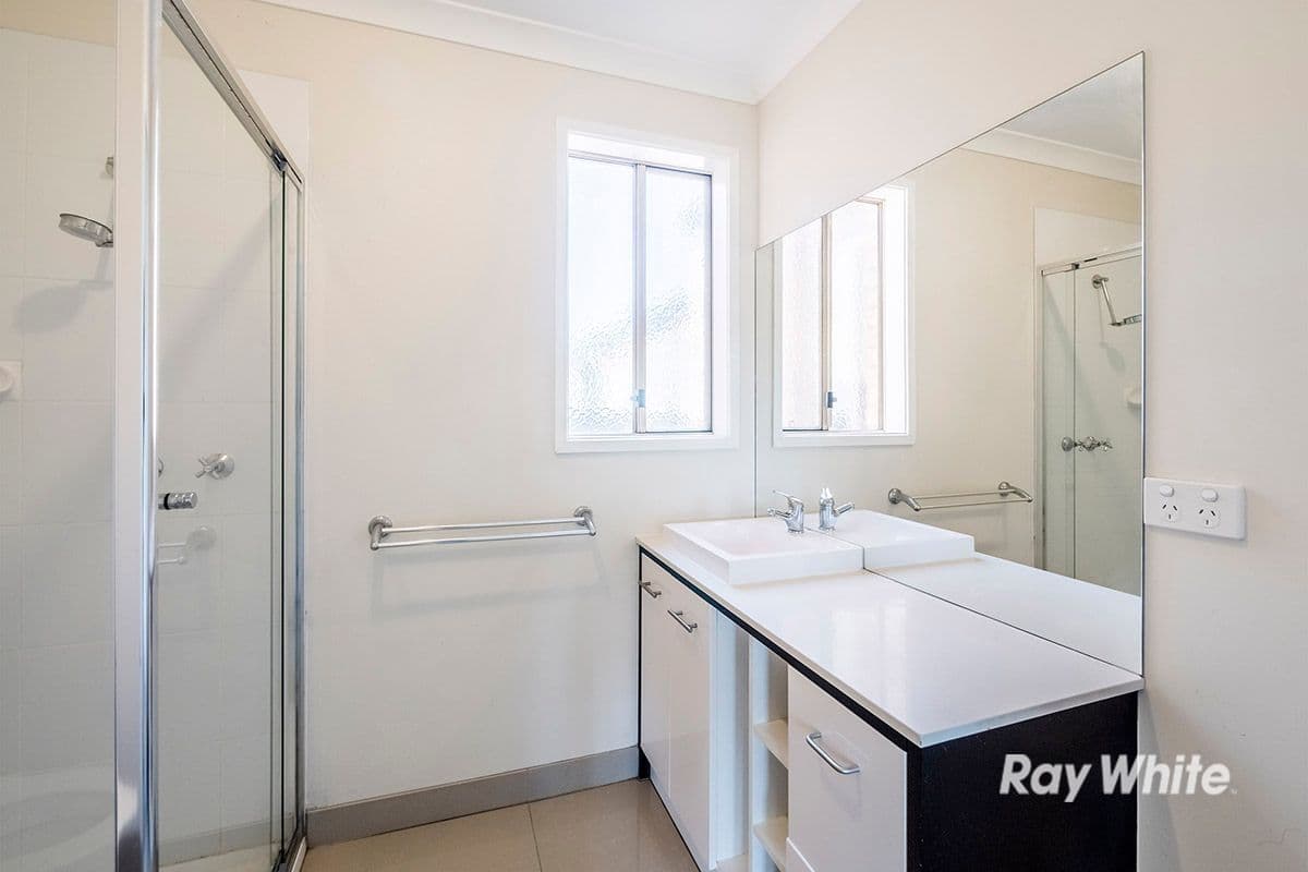 92 William Thwaites Boulevard, Cranbourne North VIC 3977, Cranbourne North - Thumbnail 5