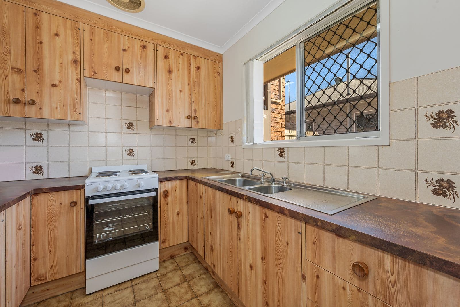 42 Klingner Road, Redcliffe QLD 4020, Redcliffe - Thumbnail 5