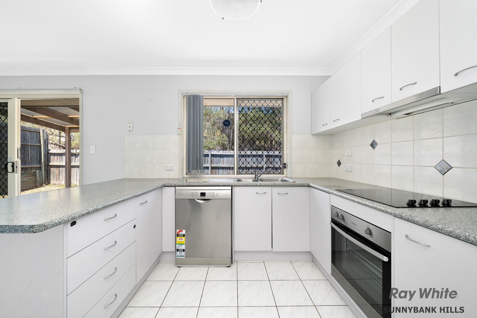 12 Innes Close, Parkinson QLD 4115, Parkinson - Thumbnail 4