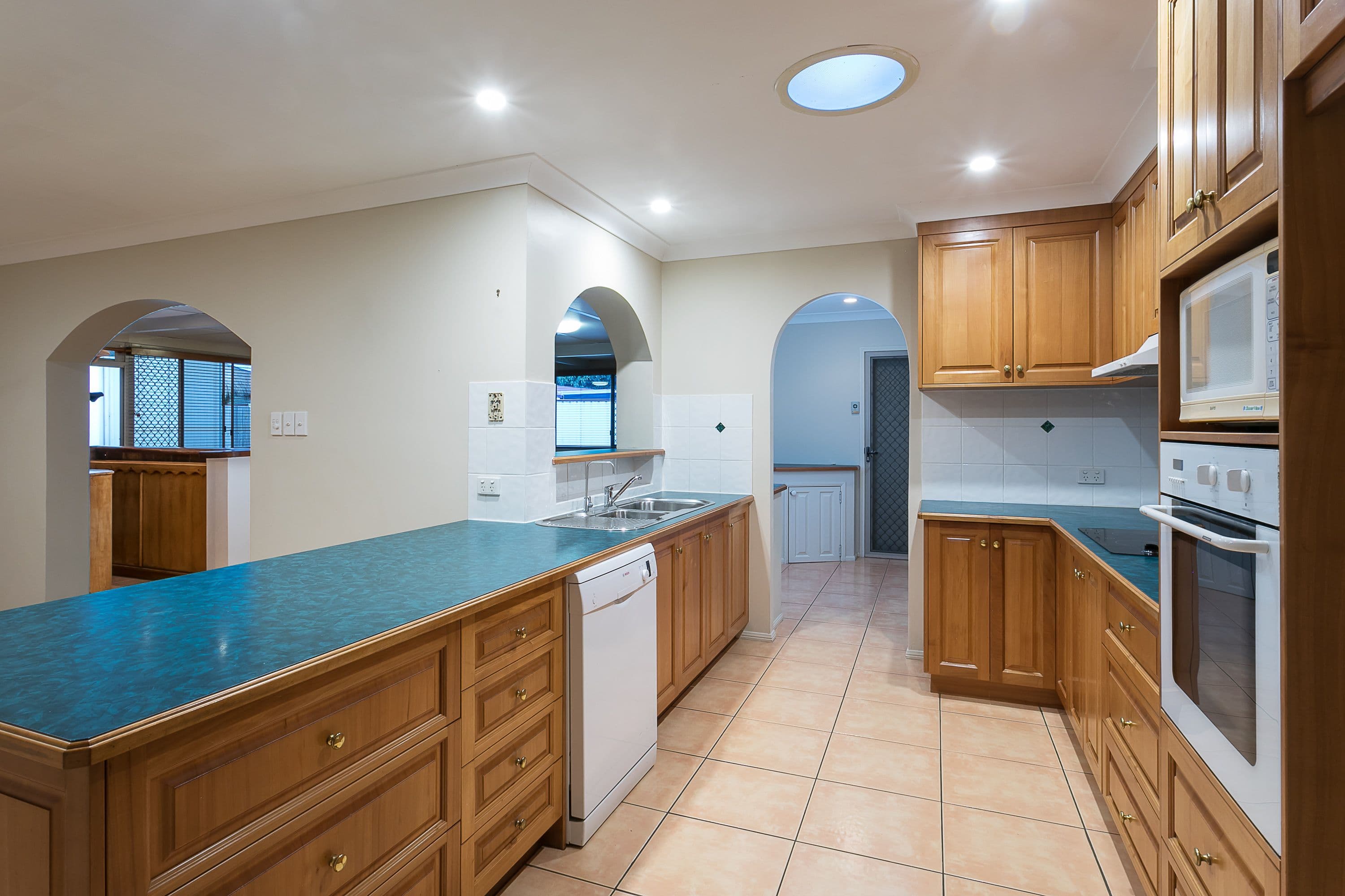 466 Old Cleveland Road East, Birkdale QLD 4159, Birkdale - Thumbnail 2