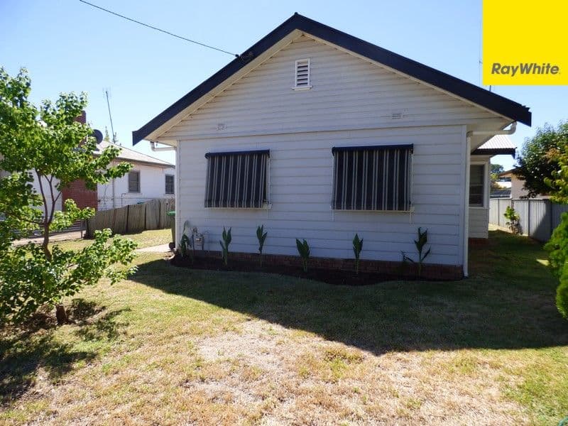 17 Grenfell Street, Forbes - Image 1
