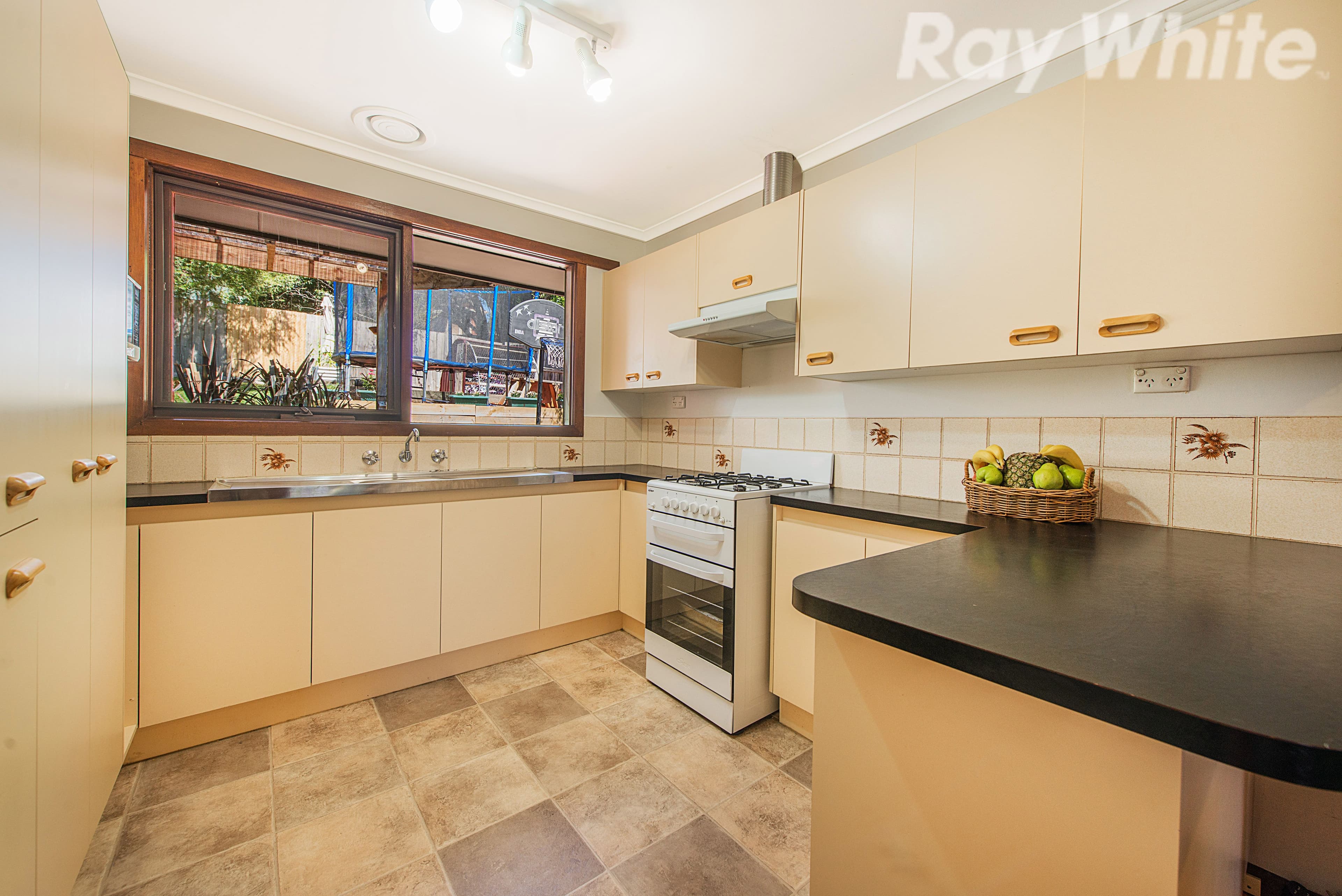27 Merricks Close, Ferntree Gully VIC 3156, Ferntree Gully - Thumbnail 3