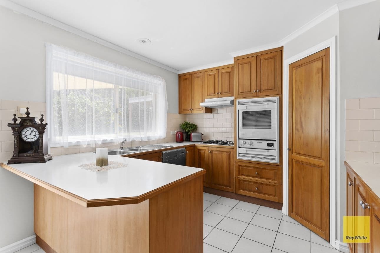 8 Nelson Avenue, Highton VIC 3216, Highton - Thumbnail 3