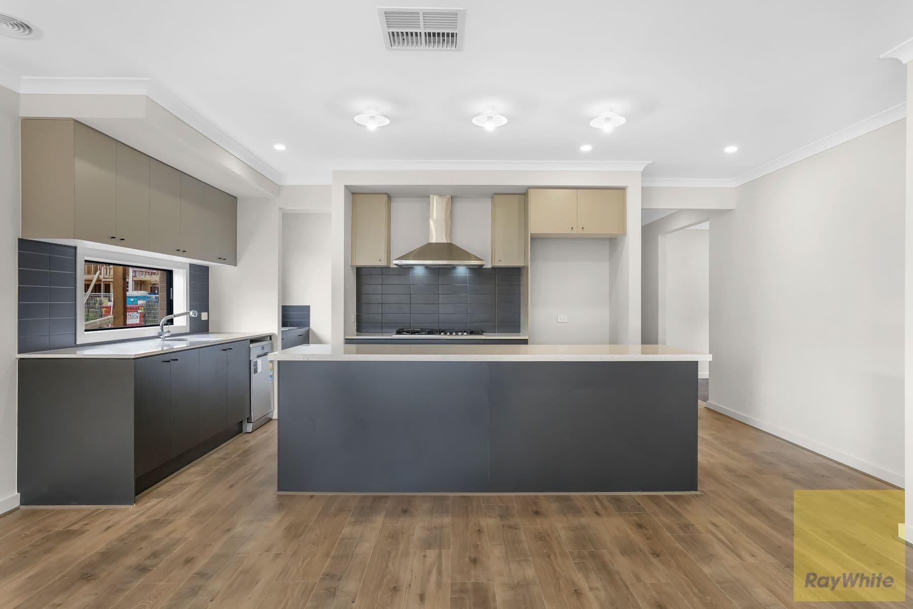 37 Verona Crescent, FRASER RISE VIC 3336, Fraser Rise - Thumbnail 2