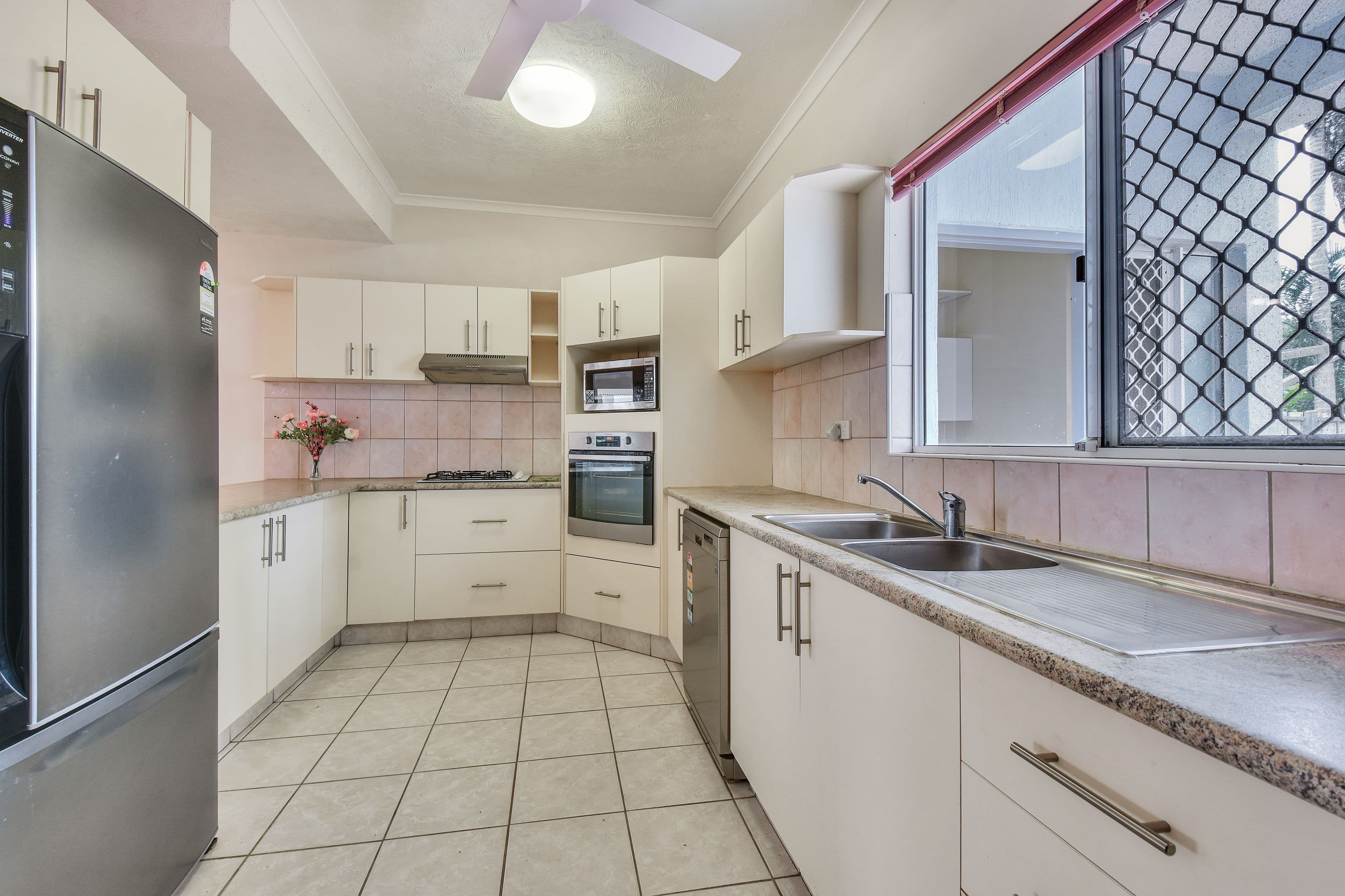 2/10 Musgrave Crescent, Coconut Grove NT 0810, Coconut Grove - Thumbnail 3