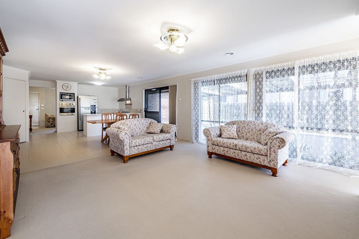 11 Genista Road, Cranbourne West VIC 3977, Cranbourne West - Thumbnail 2