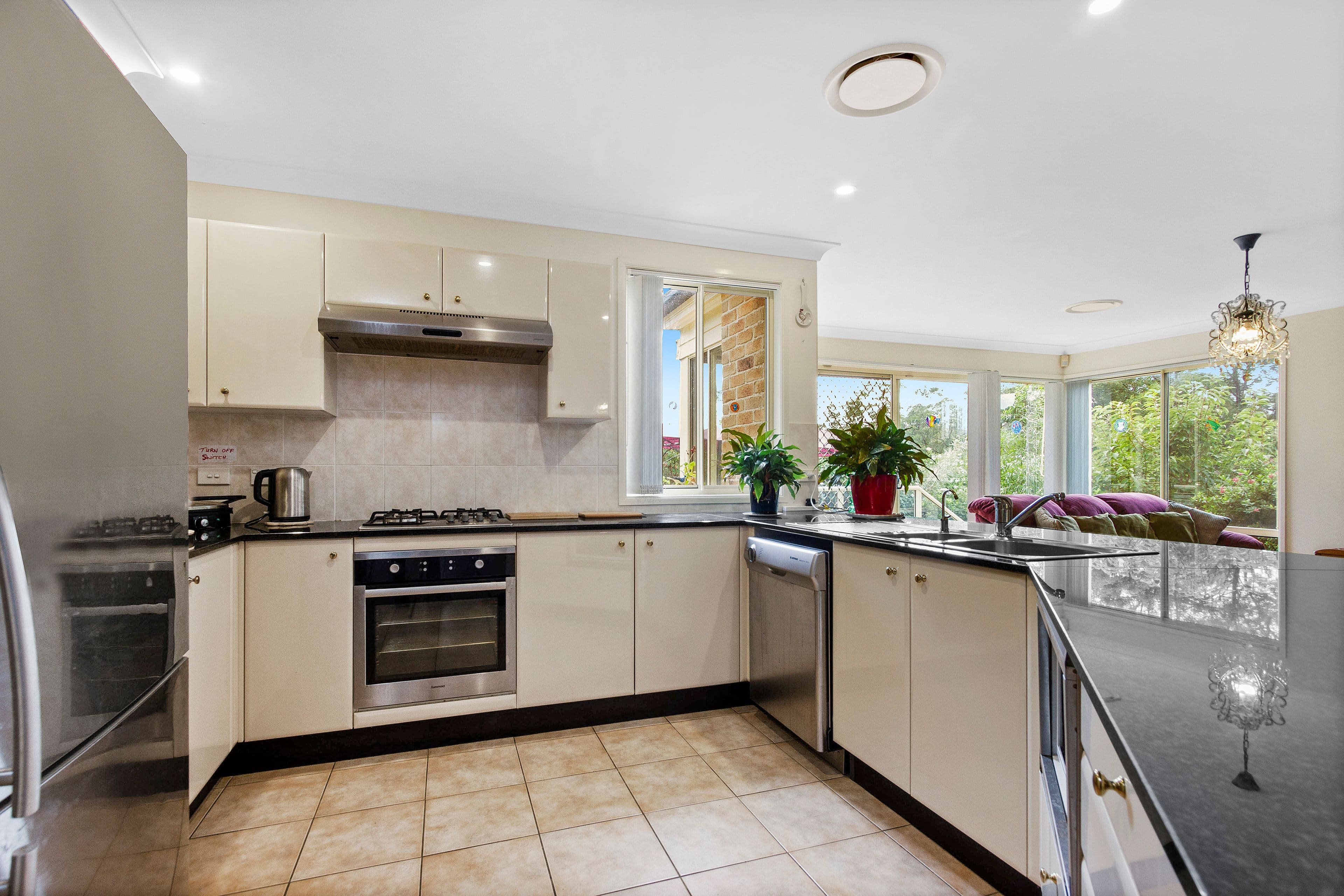 8 Henry Place, Long Beach - Thumbnail 3