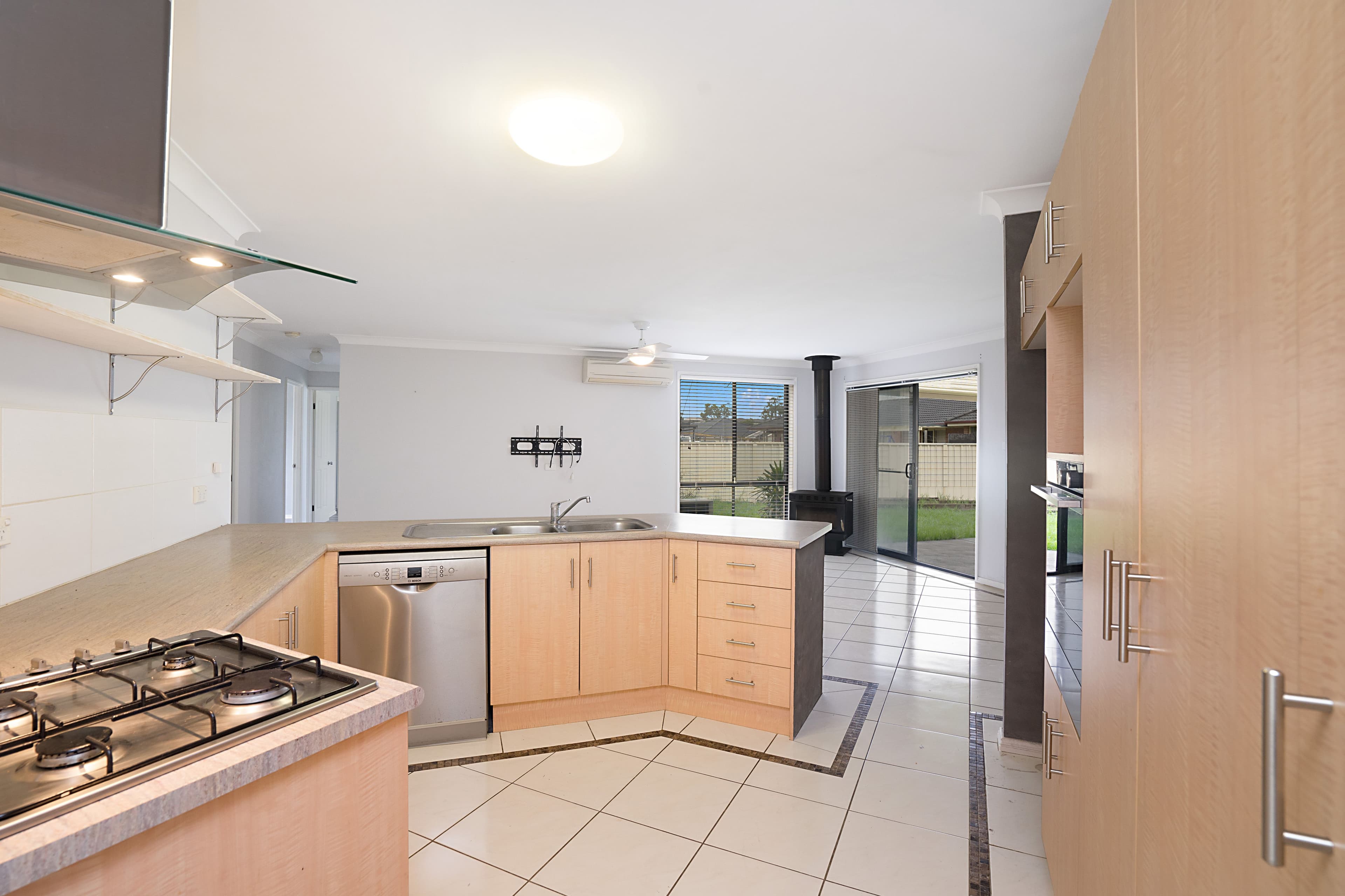 12 Aaron Cove, Rutherford NSW 2320, Rutherford - Thumbnail 3
