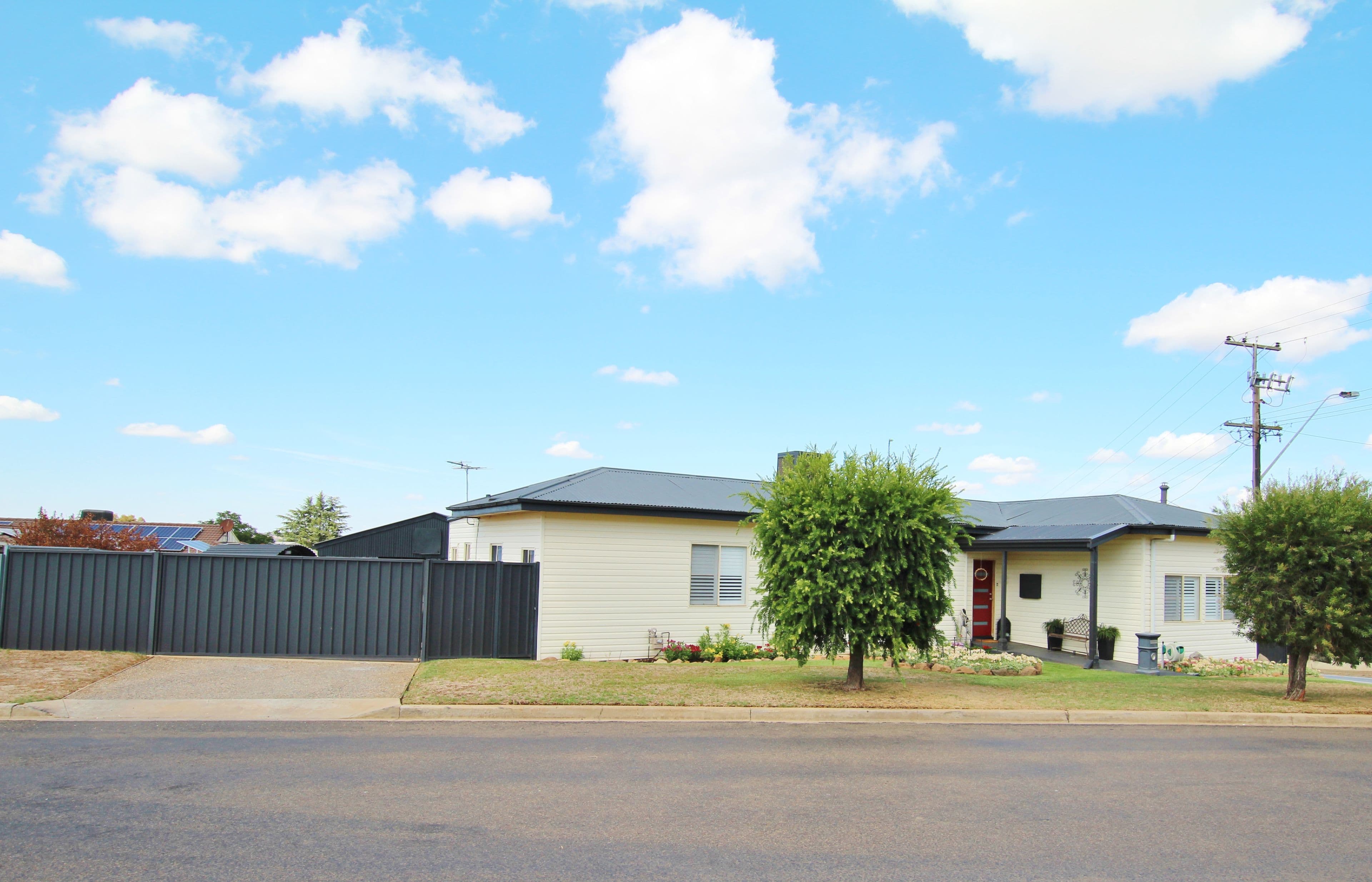 50 Elizabeth Street, Young NSW 2594, Young - Thumbnail 2