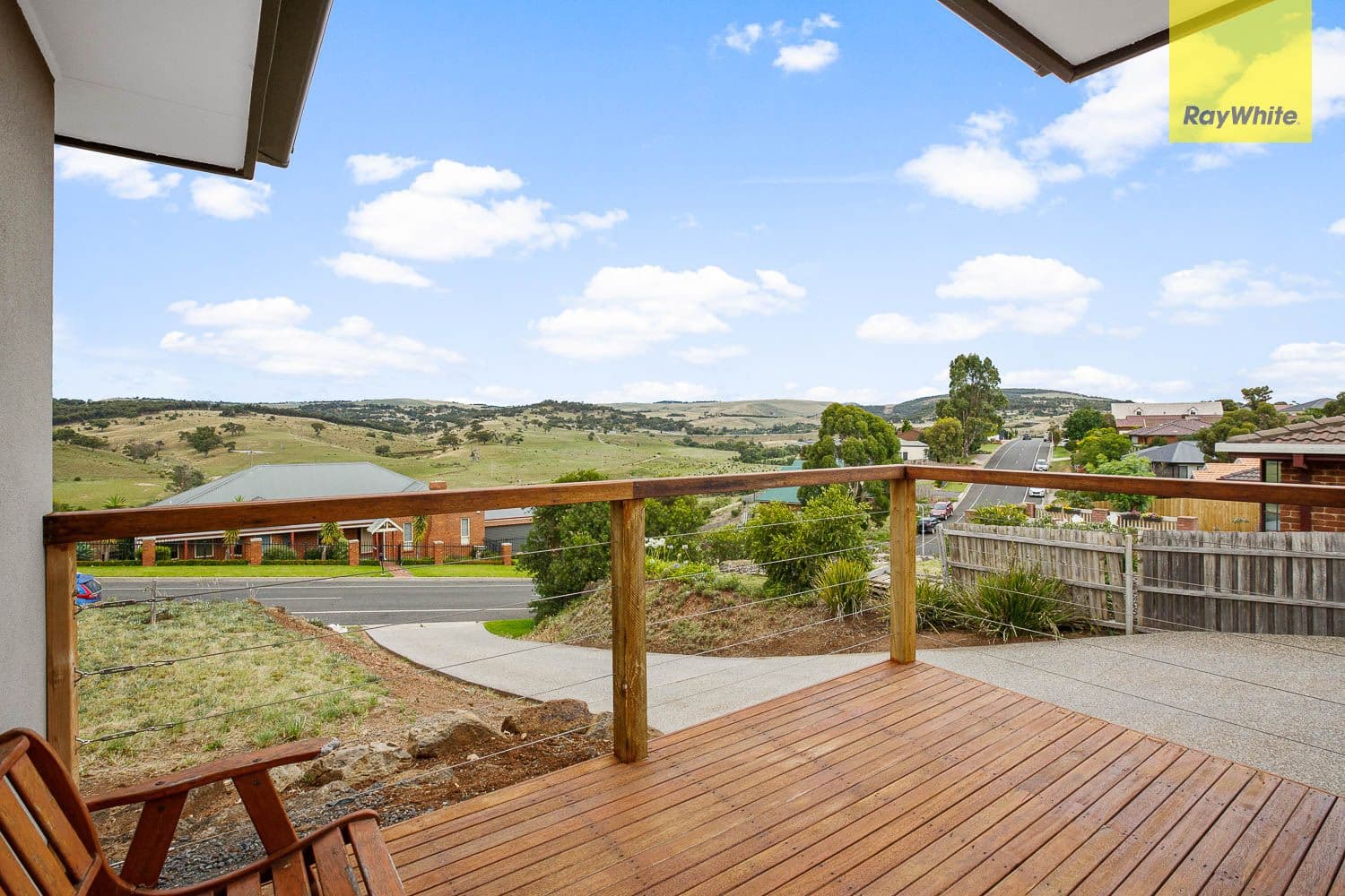 124 Underbank Boulevard, Bacchus Marsh VIC 3340, Bacchus Marsh - Thumbnail 2