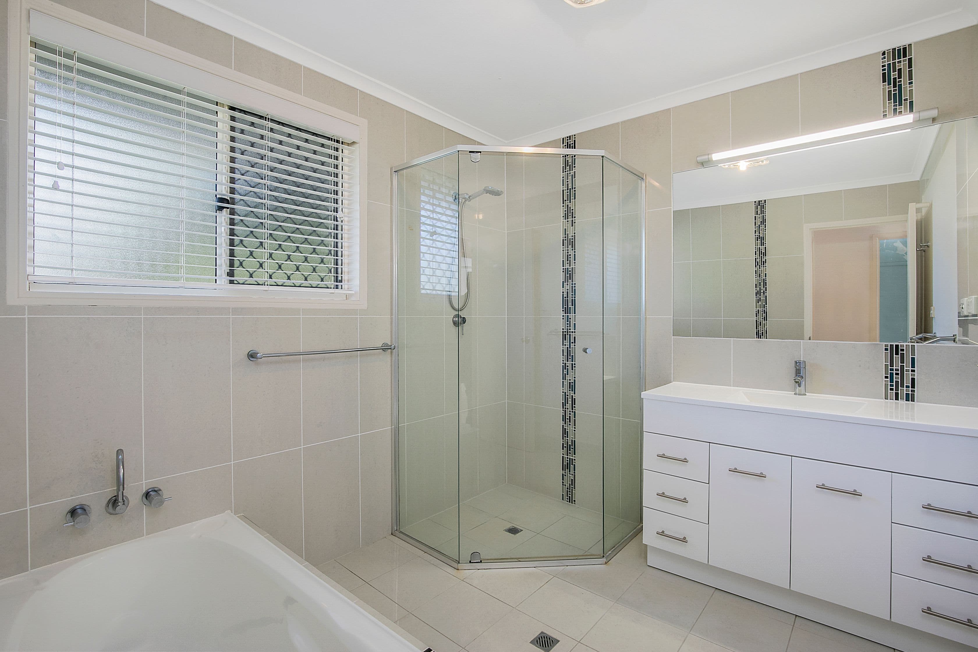 13 Mayfair Street, Alexandra Hills QLD 4161, Alexandra Hills - Thumbnail 8