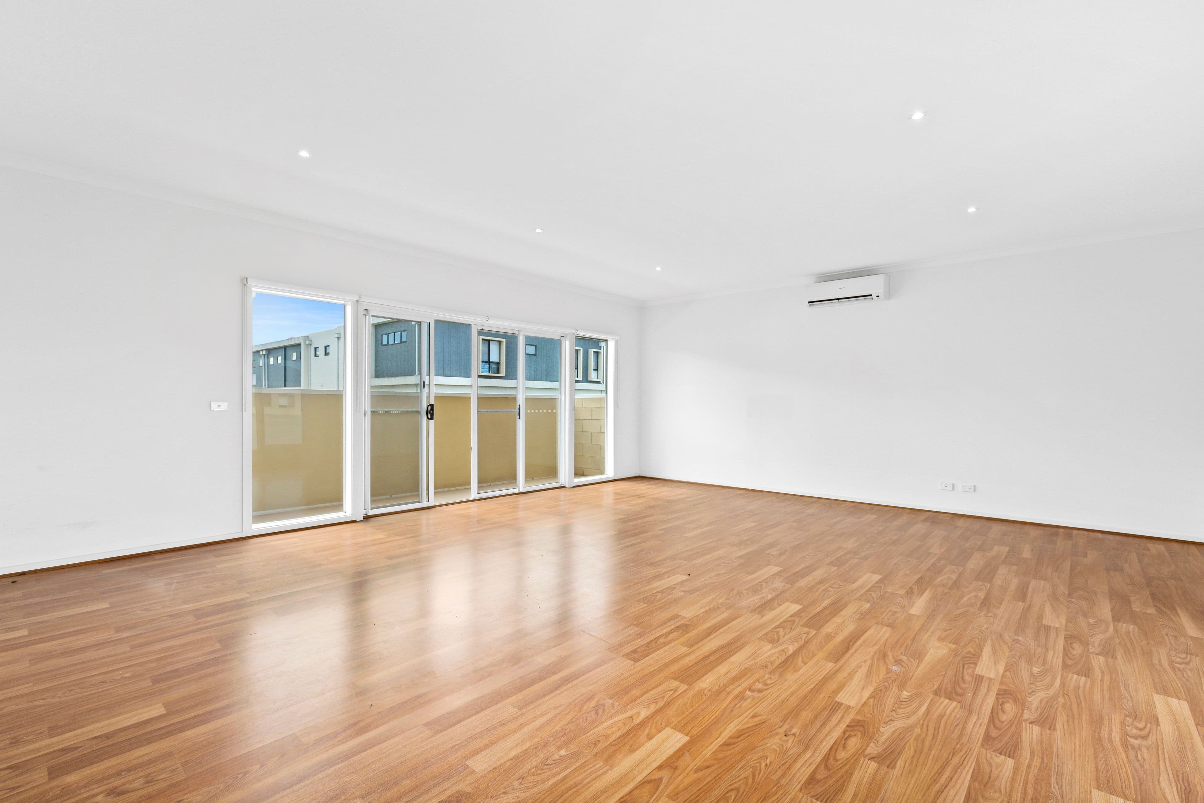 38 Edgeware Close, Pakenham VIC 3810, Pakenham - Thumbnail 5