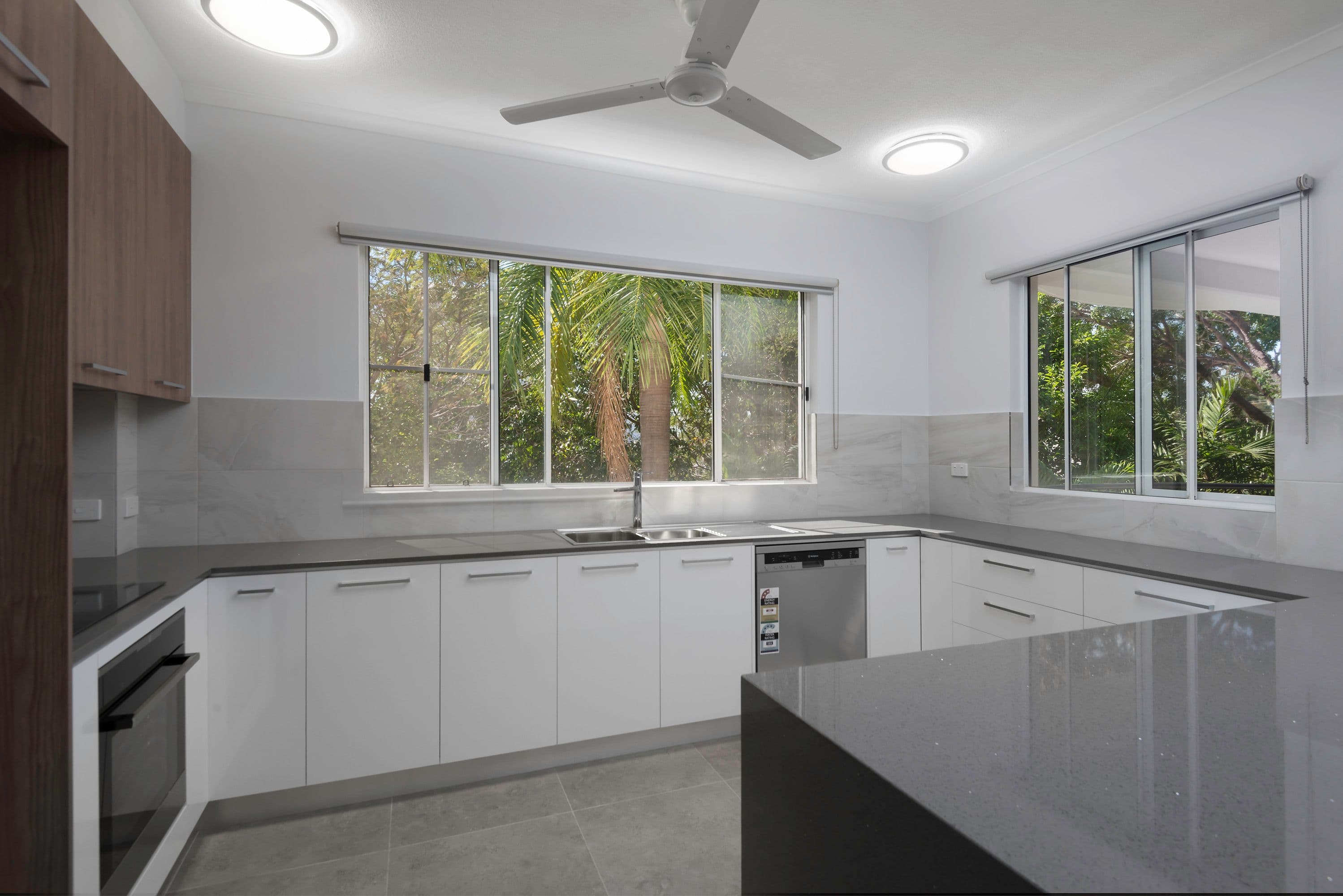 1/135 Smith Street, Larrakeyah NT 0820, Larrakeyah - Thumbnail 2