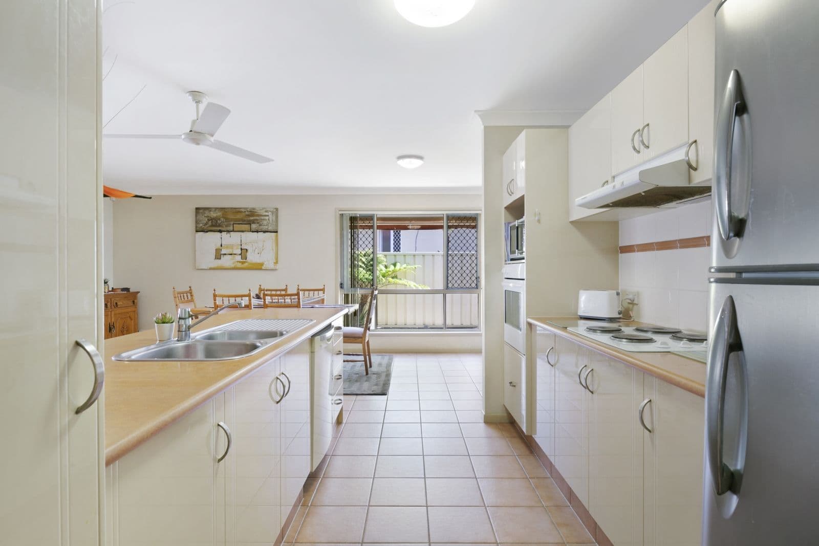 16 Christina Ryan Way, Arundel QLD 4214, Arundel - Thumbnail 5