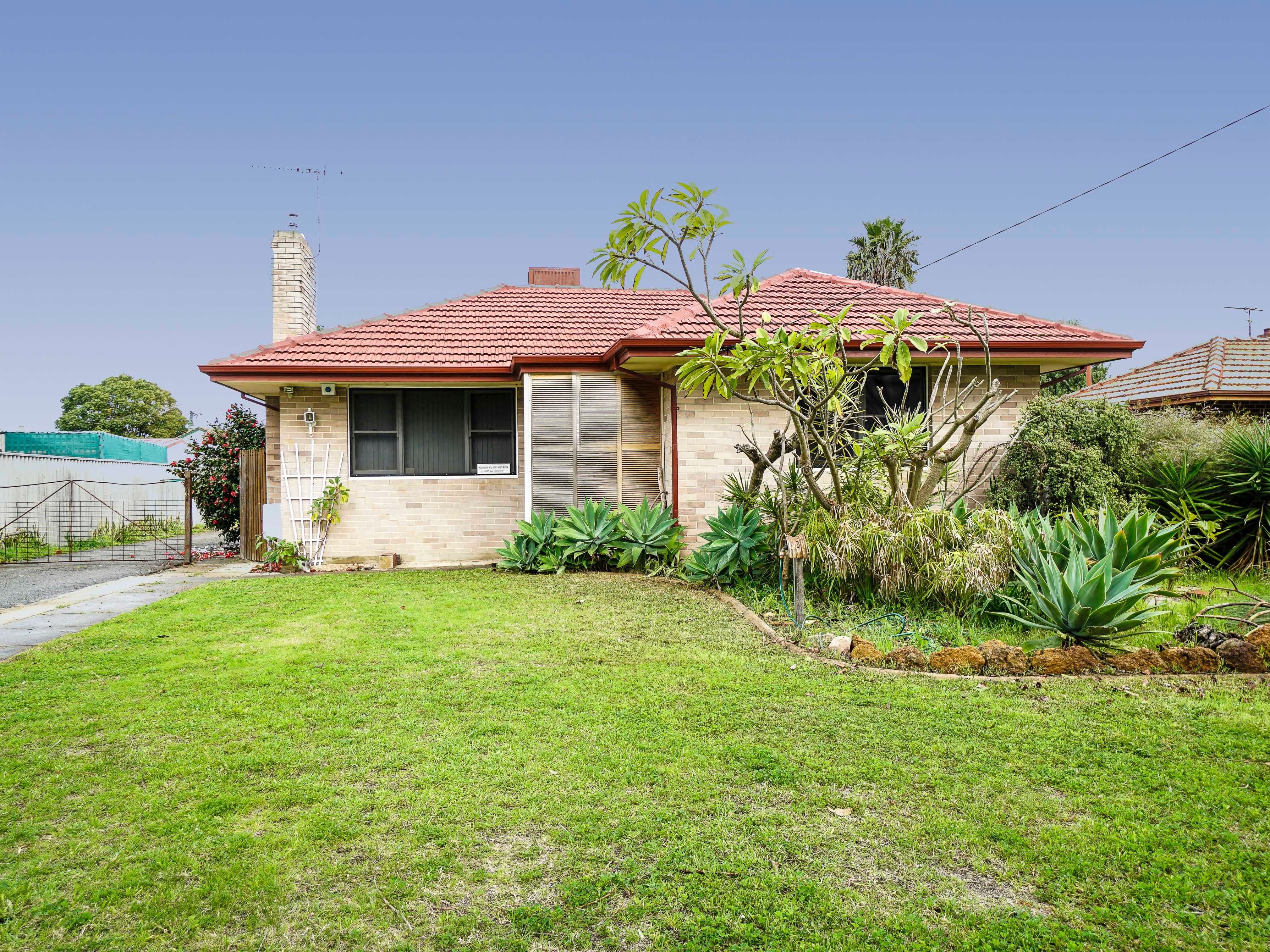 296 Keymer Street, Cloverdale WA 6105, Cloverdale - Image 1