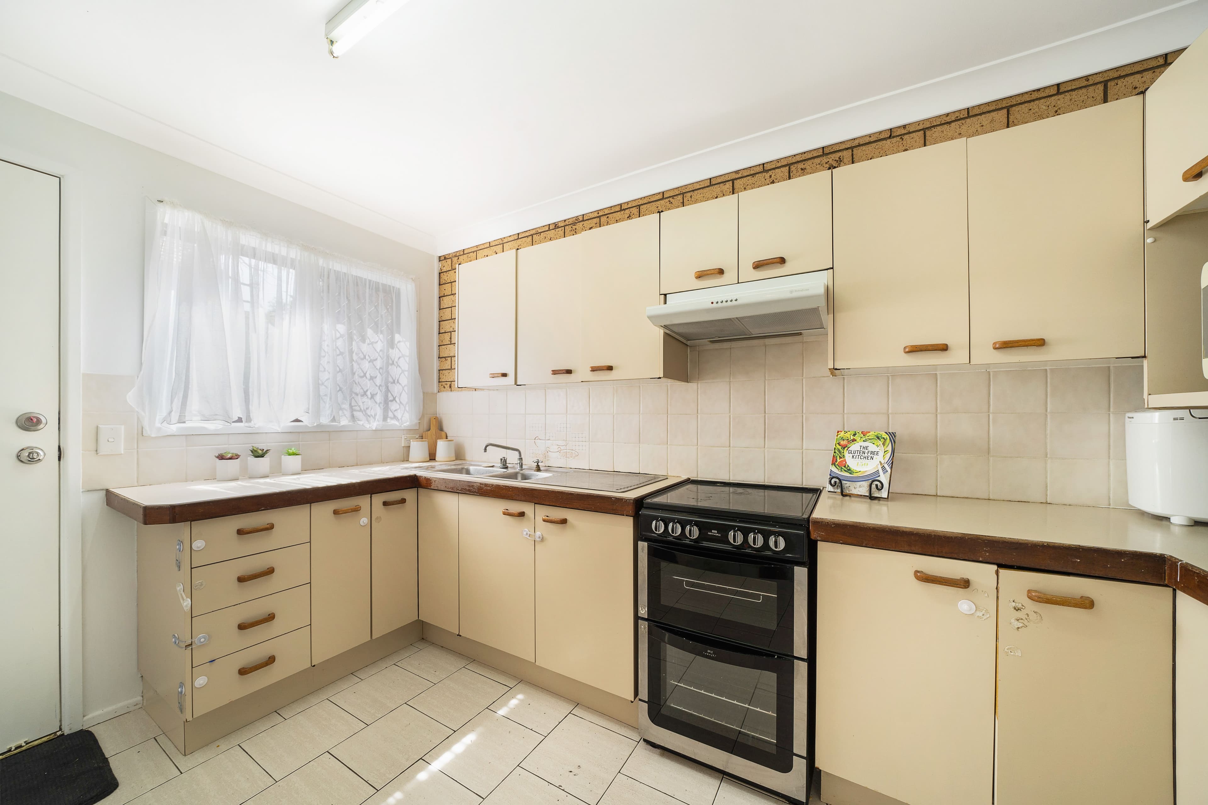 95 Barbaralla Drive, Springwood QLD 4127, Springwood - Thumbnail 6