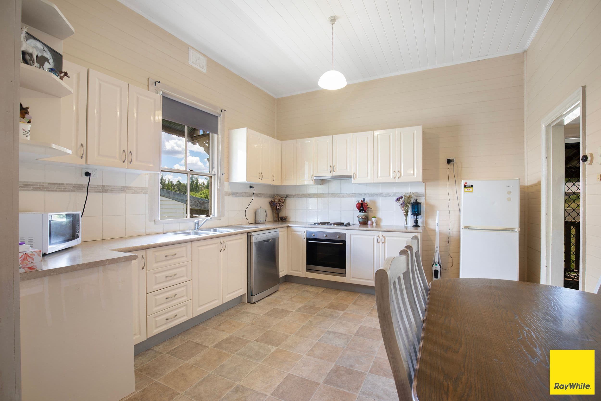 9 Madgwick Drive, Armidale NSW 2350, Armidale - Thumbnail 8