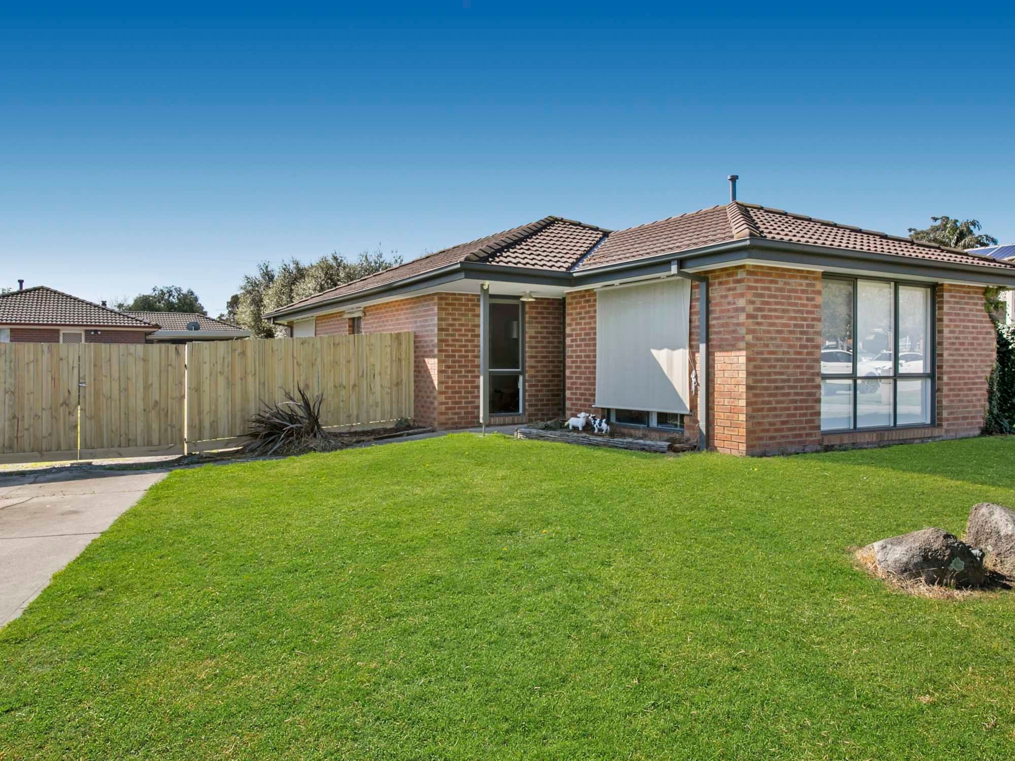 2 Souhail Court, Berwick VIC 3806, Berwick - Image 1