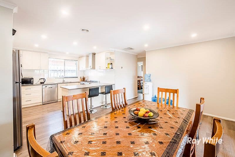 13 Annand Close, Cranbourne West VIC 3977, Cranbourne West - Thumbnail 3