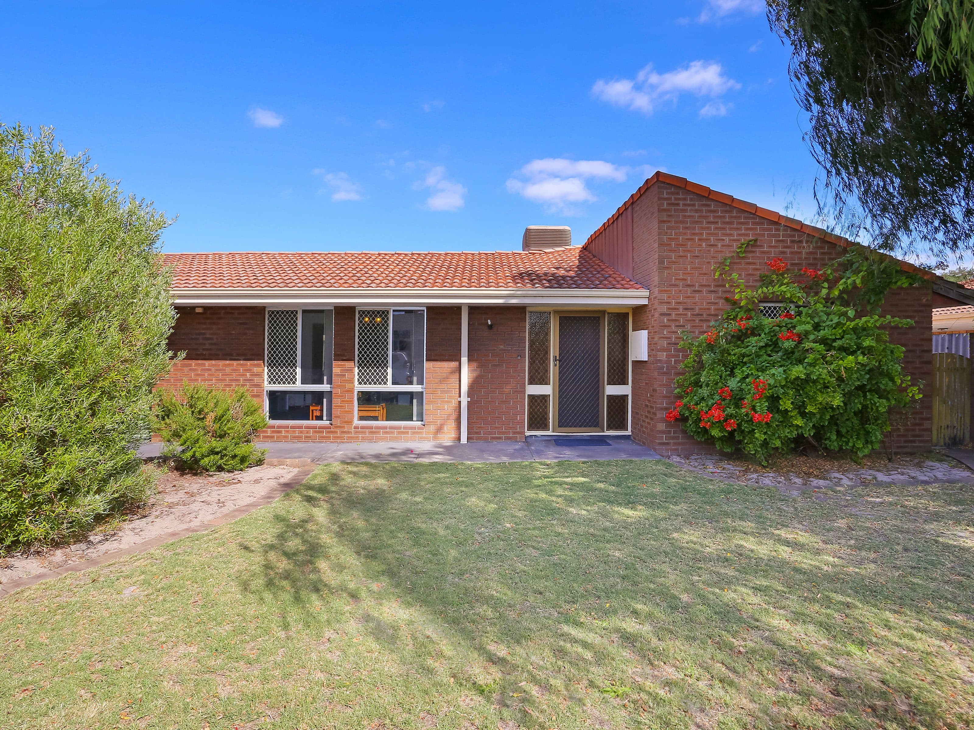 19 Walton Street, Queens Park WA 6107, Queens Park - Thumbnail 8