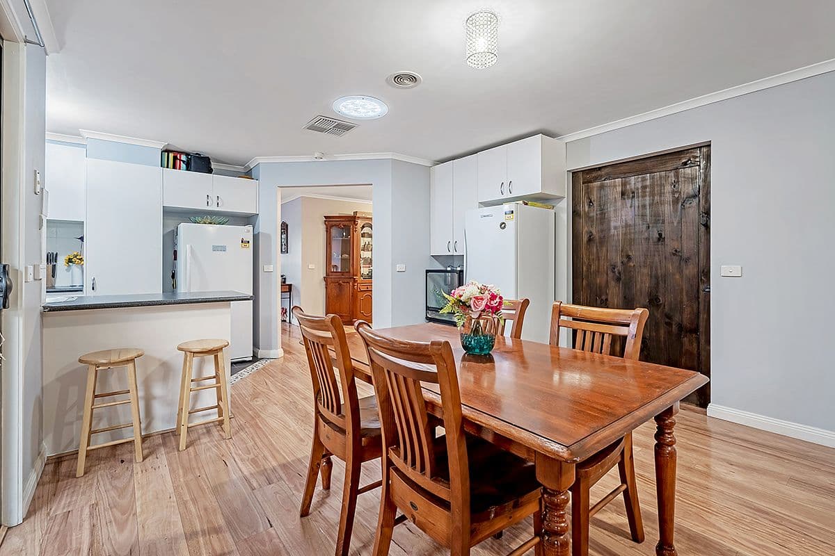 3 Sunnybrook Court, Craigieburn VIC 3064, Craigieburn - Thumbnail 3