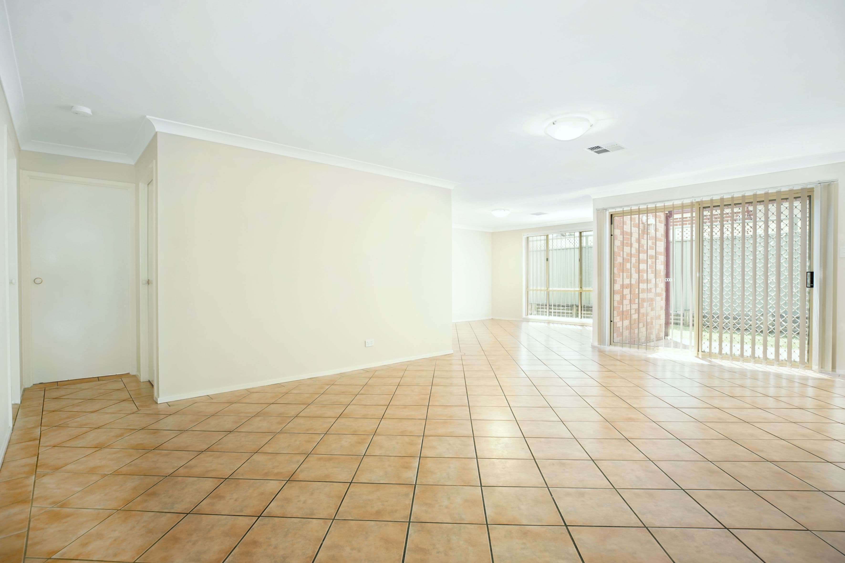 2 Butcherbird Place, Glenmore Park - Thumbnail 2