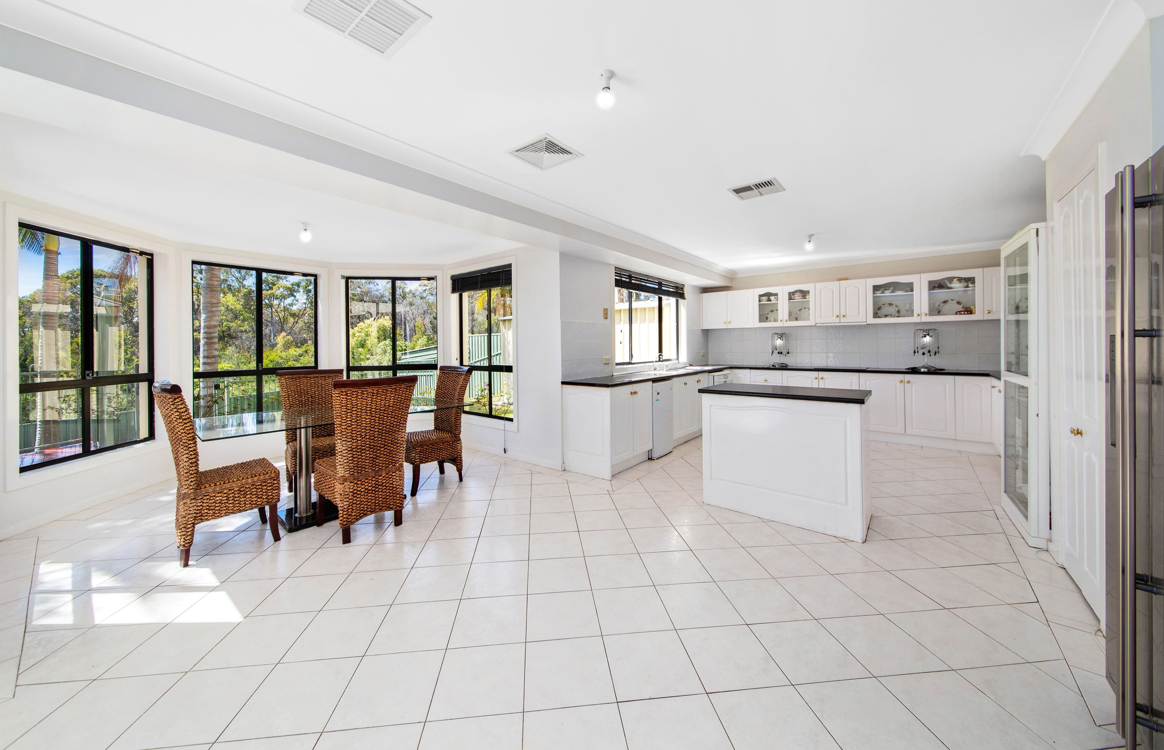 14 Landor Road, Barden Ridge - Thumbnail 3