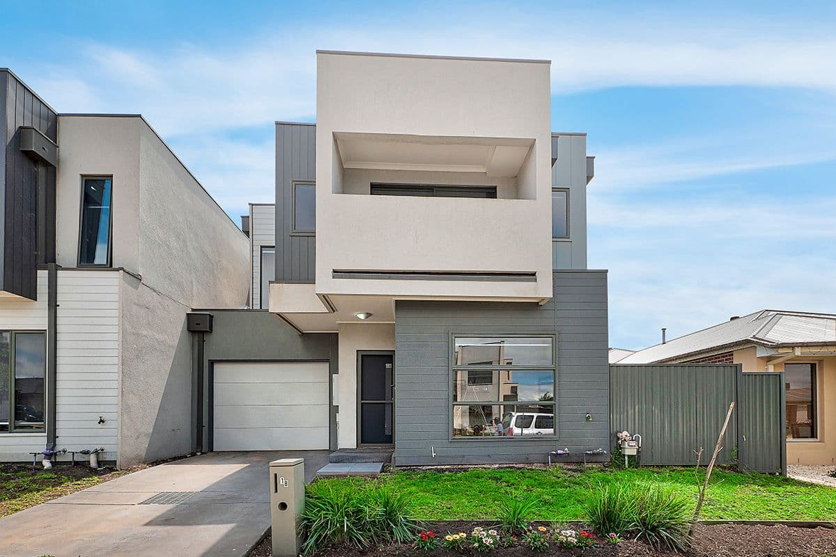 1B Burchill Avenue, Cranbourne East VIC 3977, Cranbourne East - Thumbnail 2