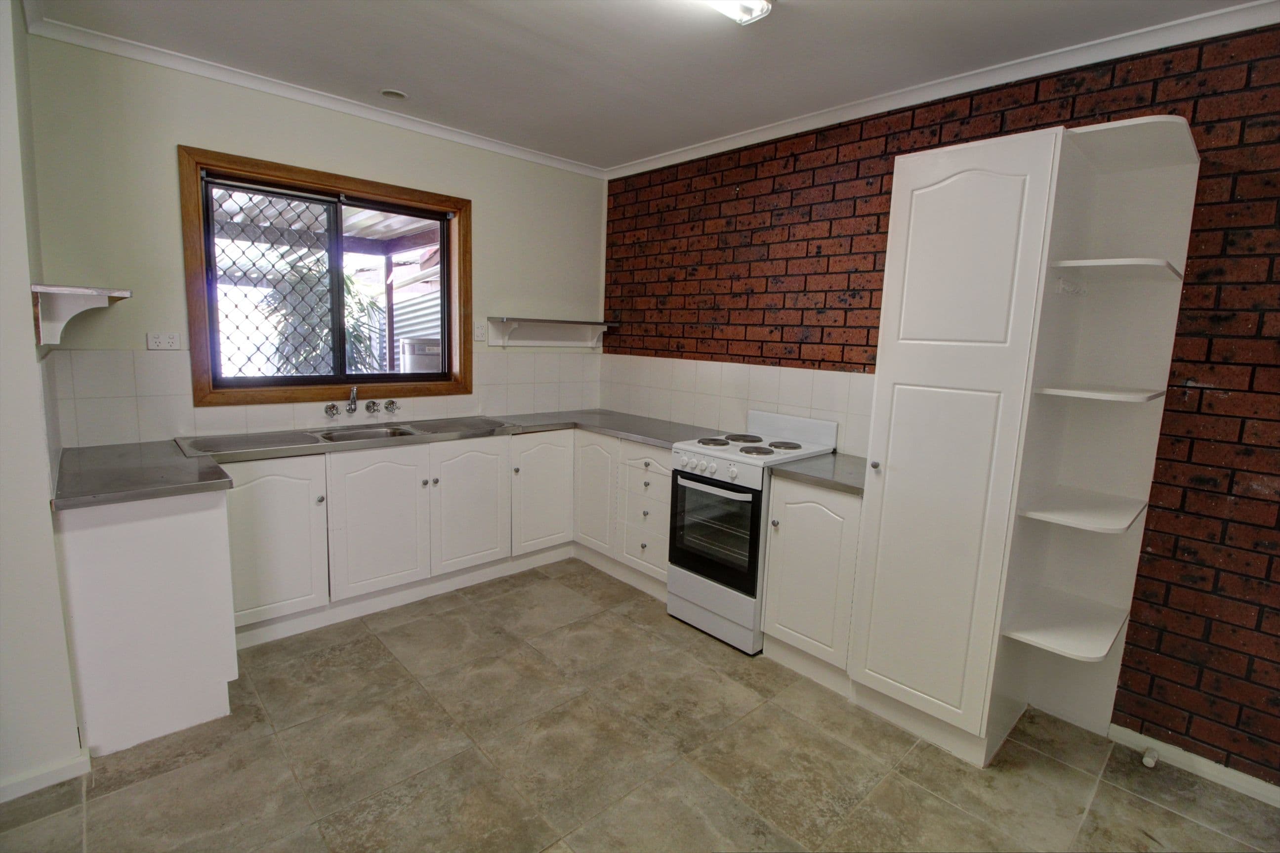 Unit 2/4 Guy Street, Berri SA 5343, Berri - Thumbnail 2